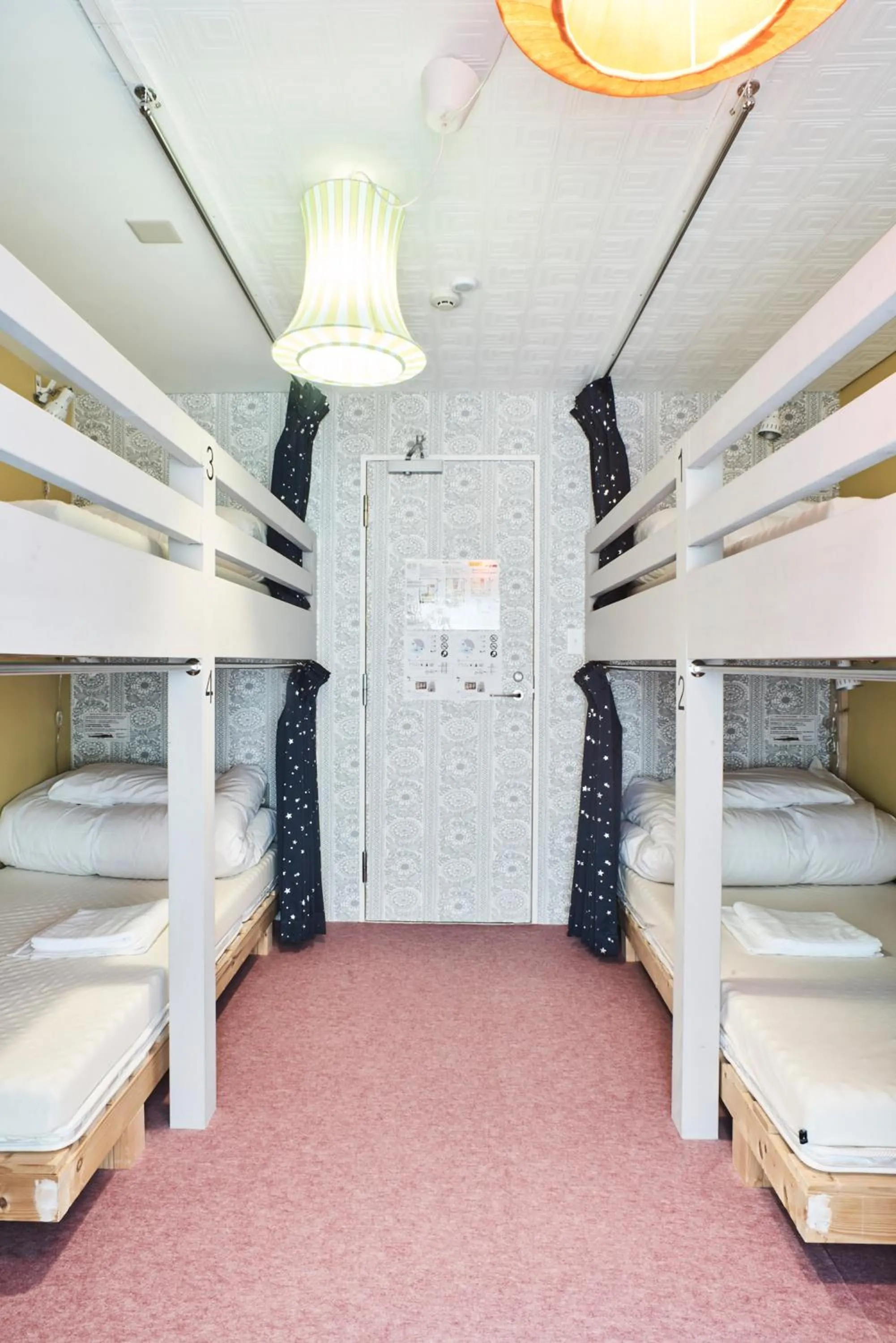 bunk bed, Bed in Ten to Sen Guesthouse