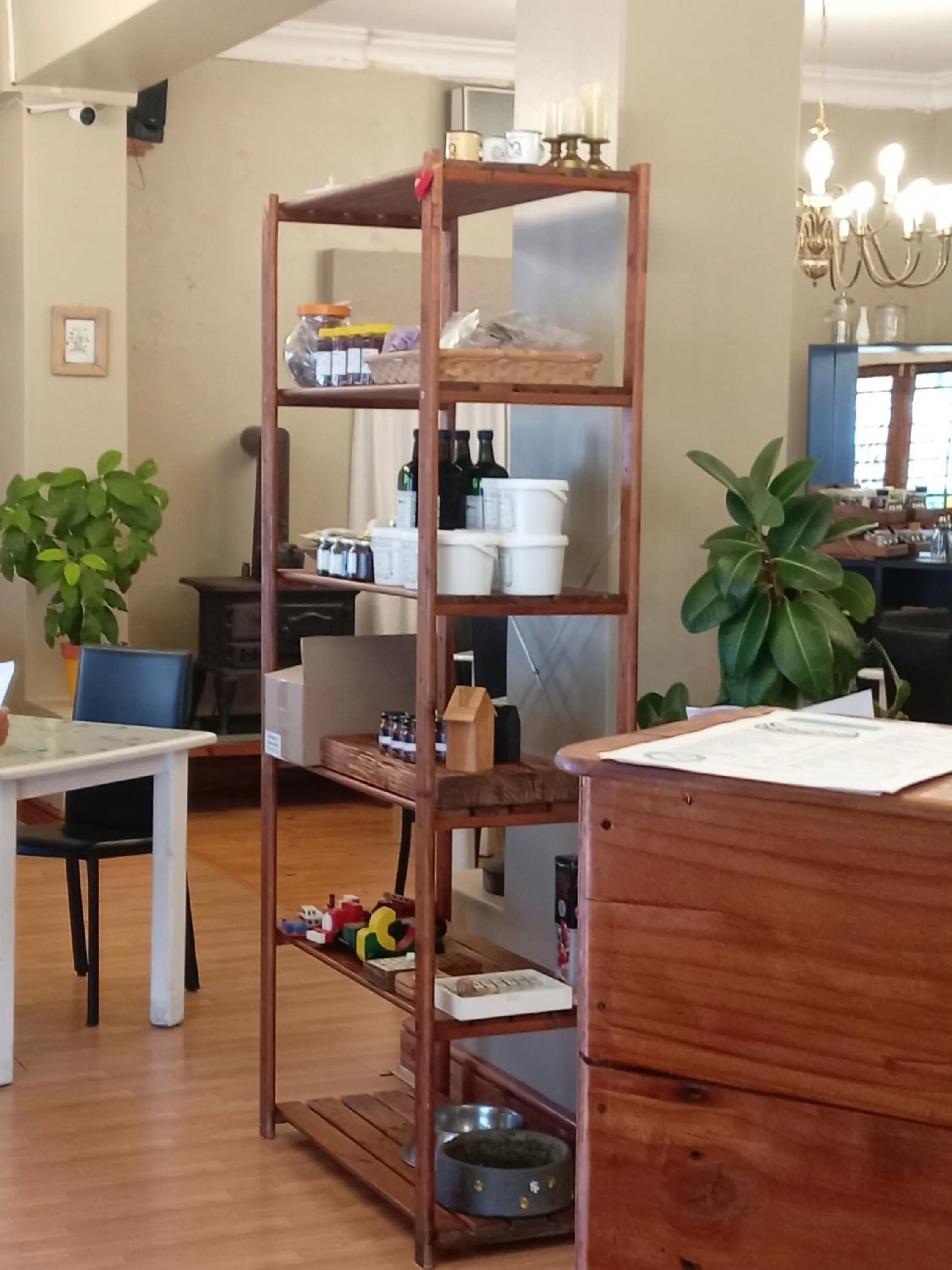 Restaurant/places to eat in Le Bay Lodge