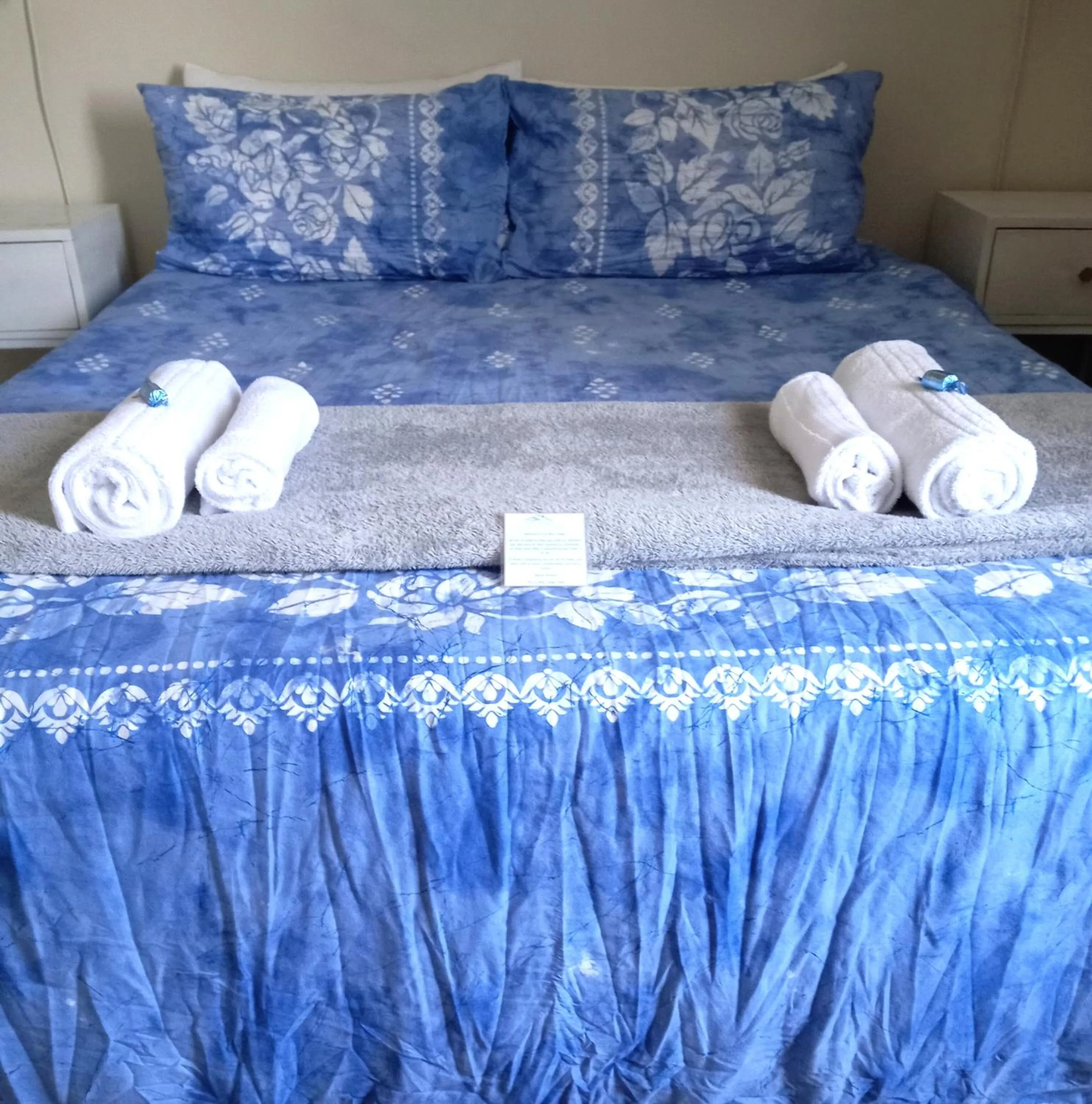 Bed in Le Bay Lodge