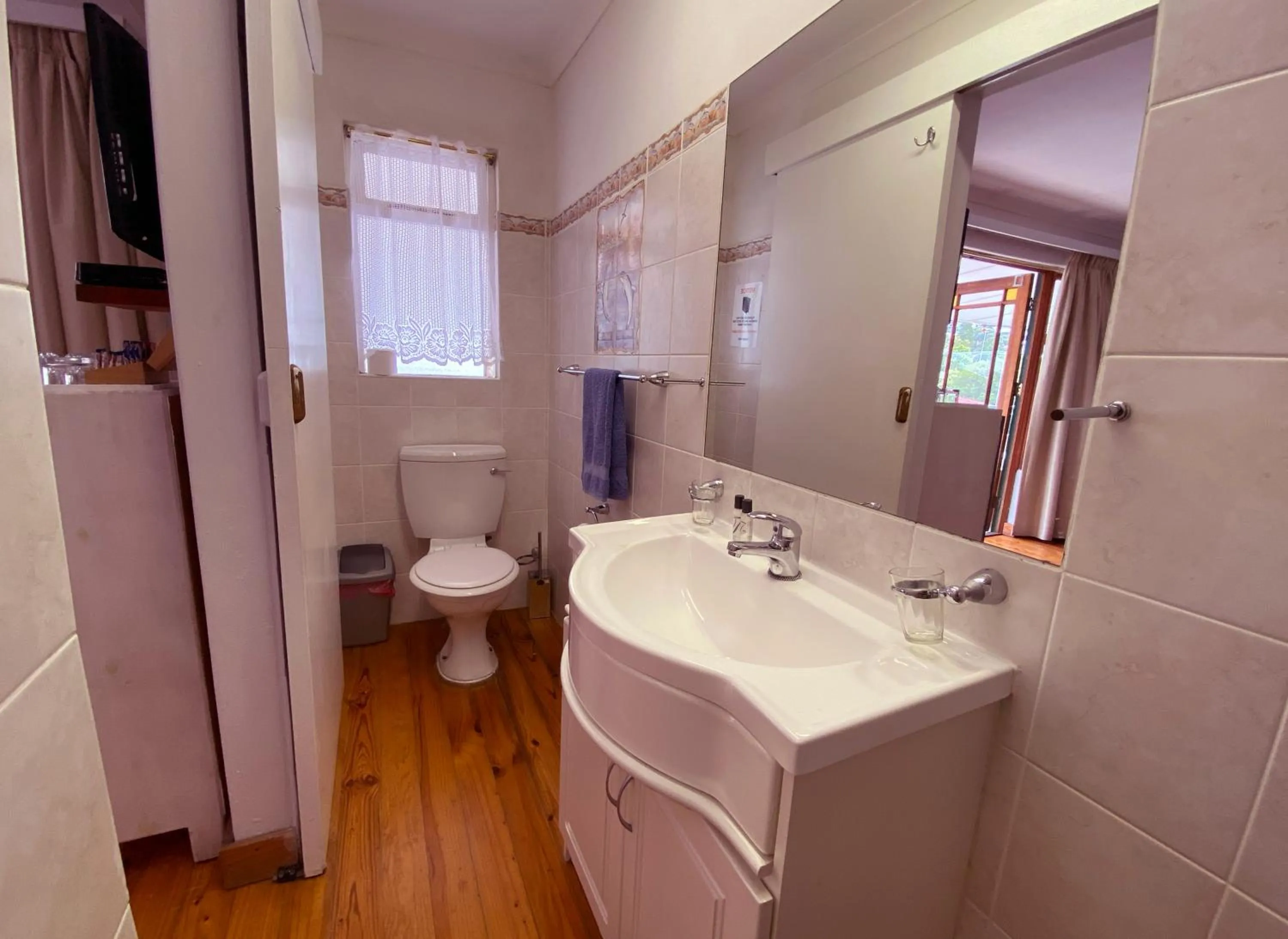 Bathroom in Le Bay Lodge