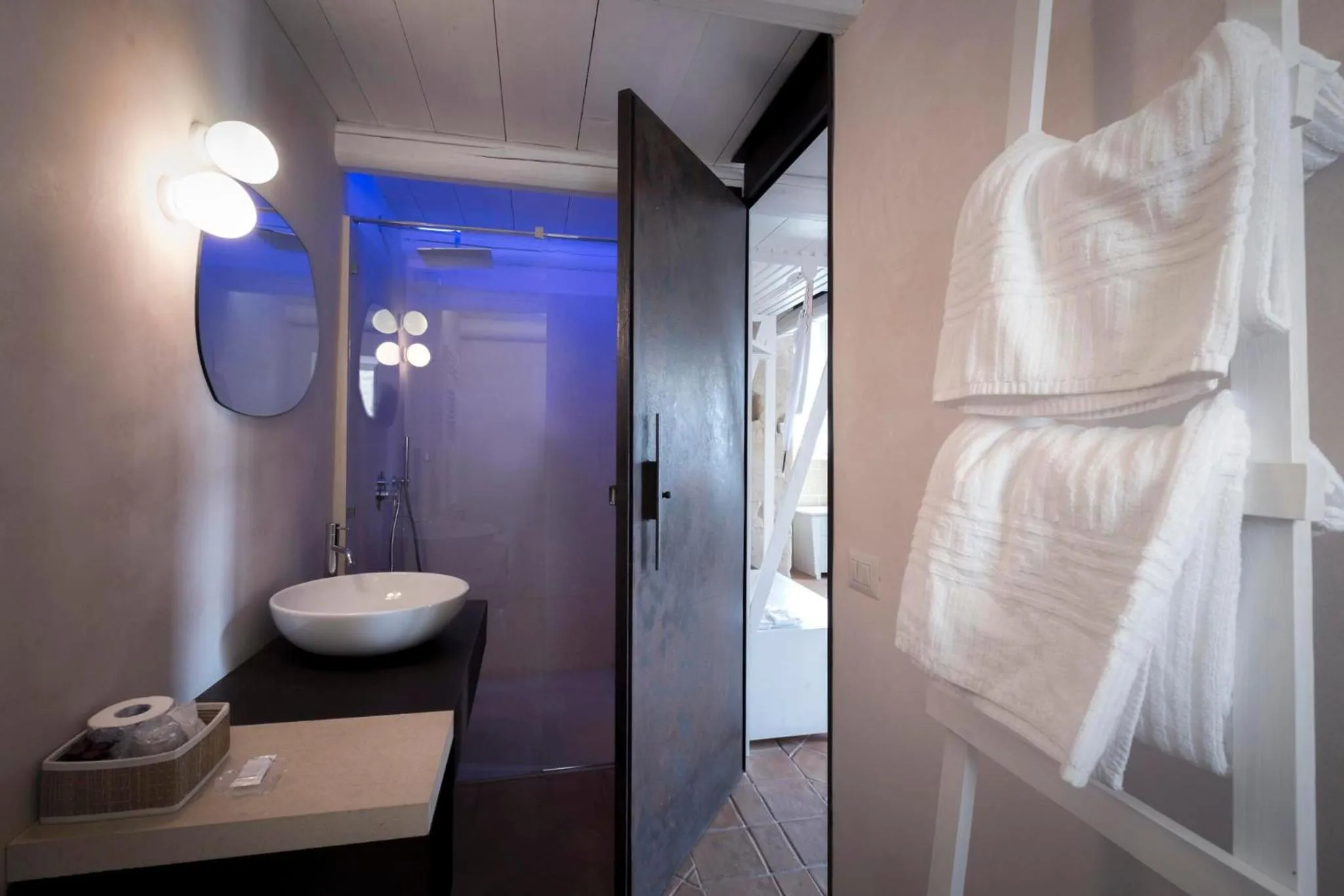 Shower in Le Dimore Dell' Idris