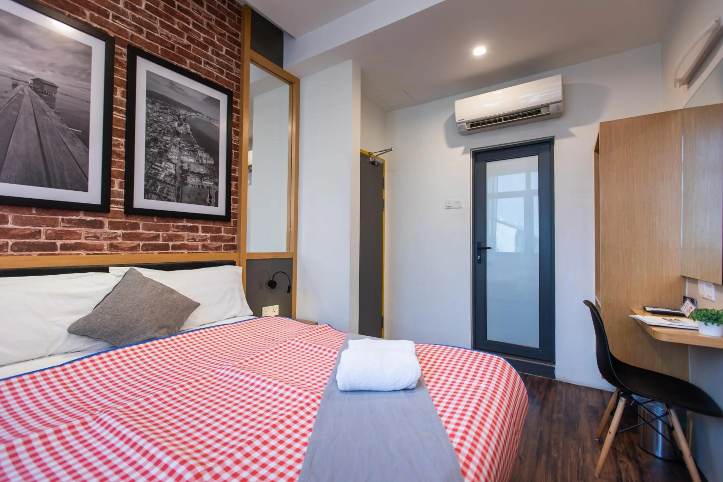 Bed in B Street Hotel