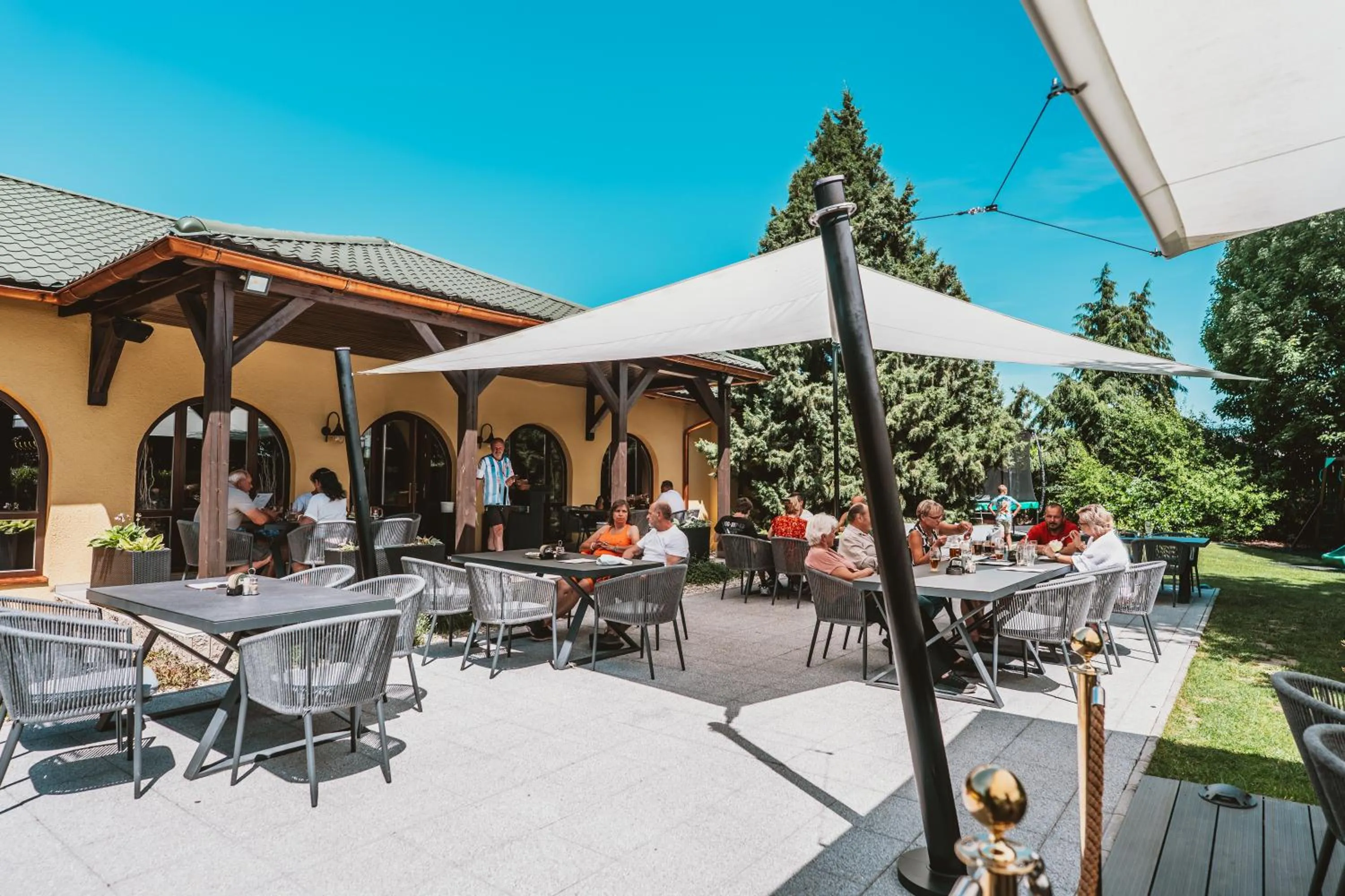 Restaurant/places to eat in Hotel resort Lovecká bašta Strakonice