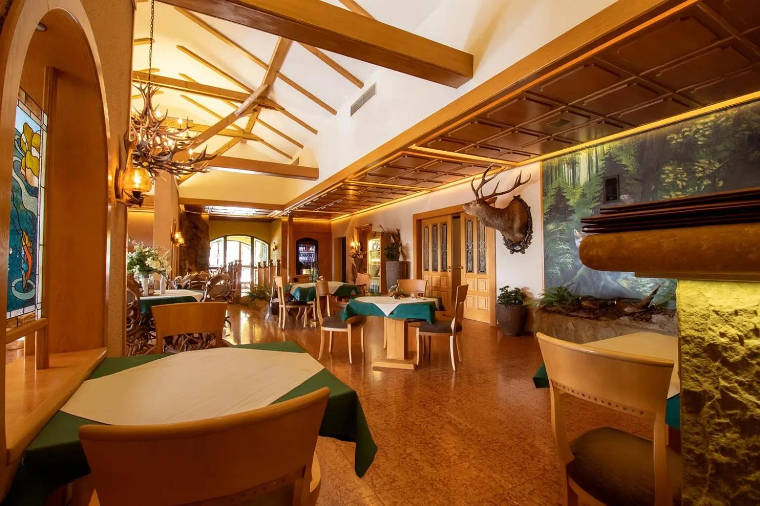 Restaurant/places to eat in Hotel resort Lovecká bašta Strakonice