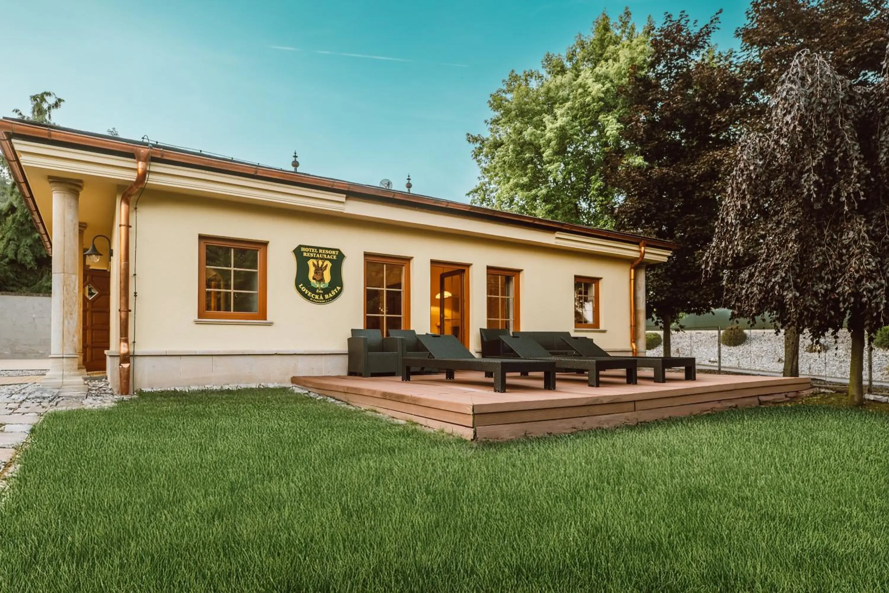 Deluxe Bungalow with Garden View - single occupancy in Hotel resort Lovecká bašta Strakonice Deluxe Bungalow with Garden View - single occupancy in Hotel resort Lovecká bašta Strakonice