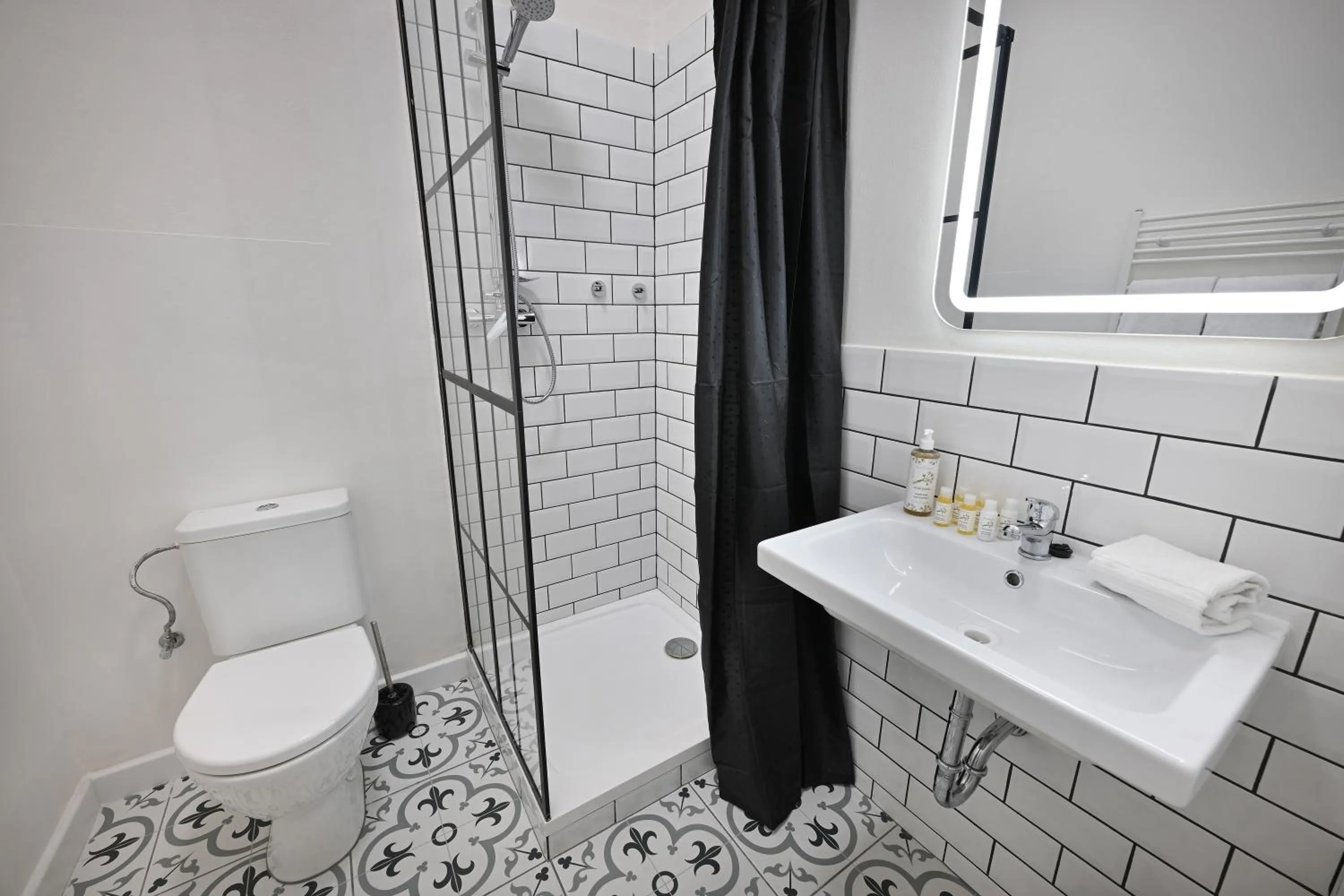 Shower in U Šuterů Boutique Hotel