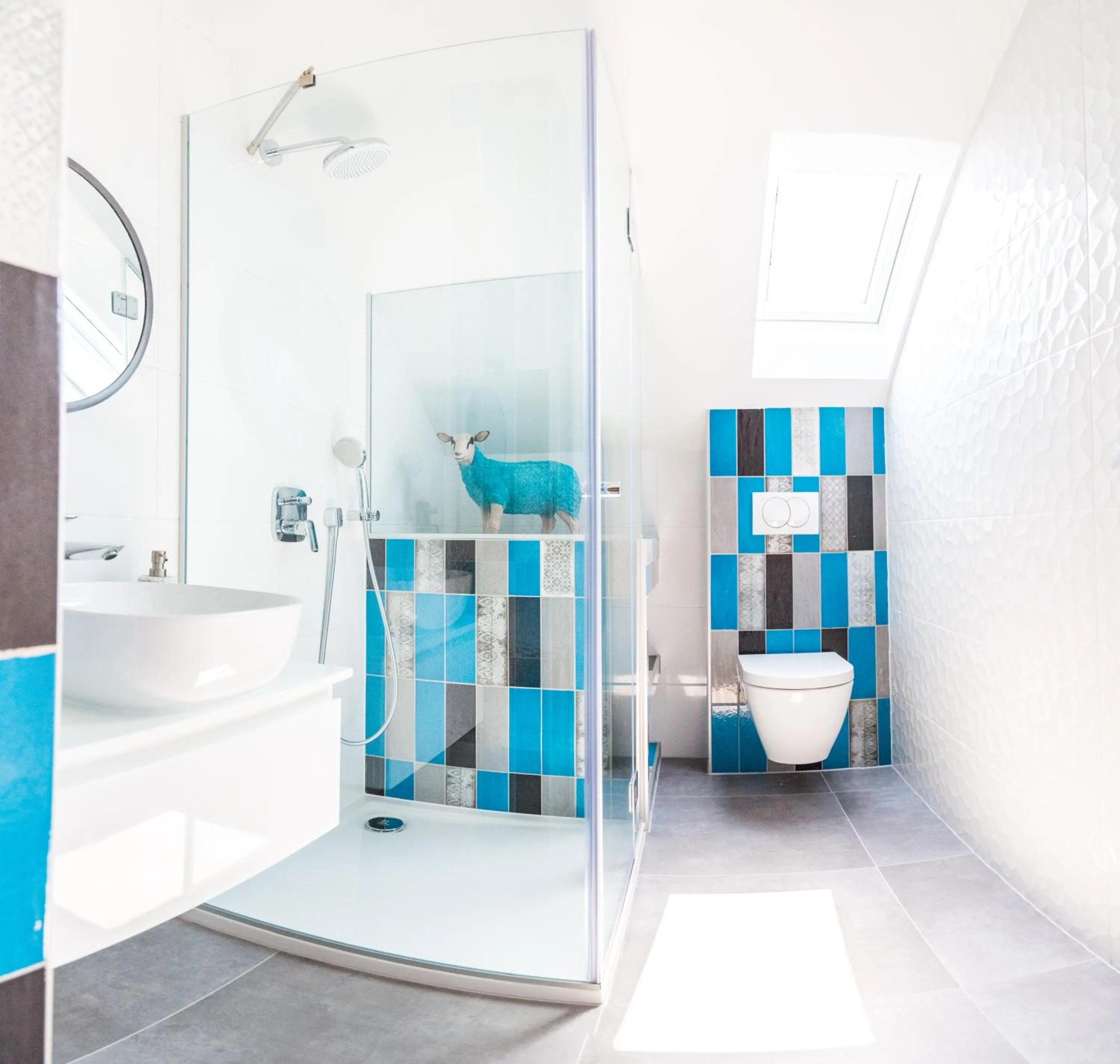 Shower in Tara Garden