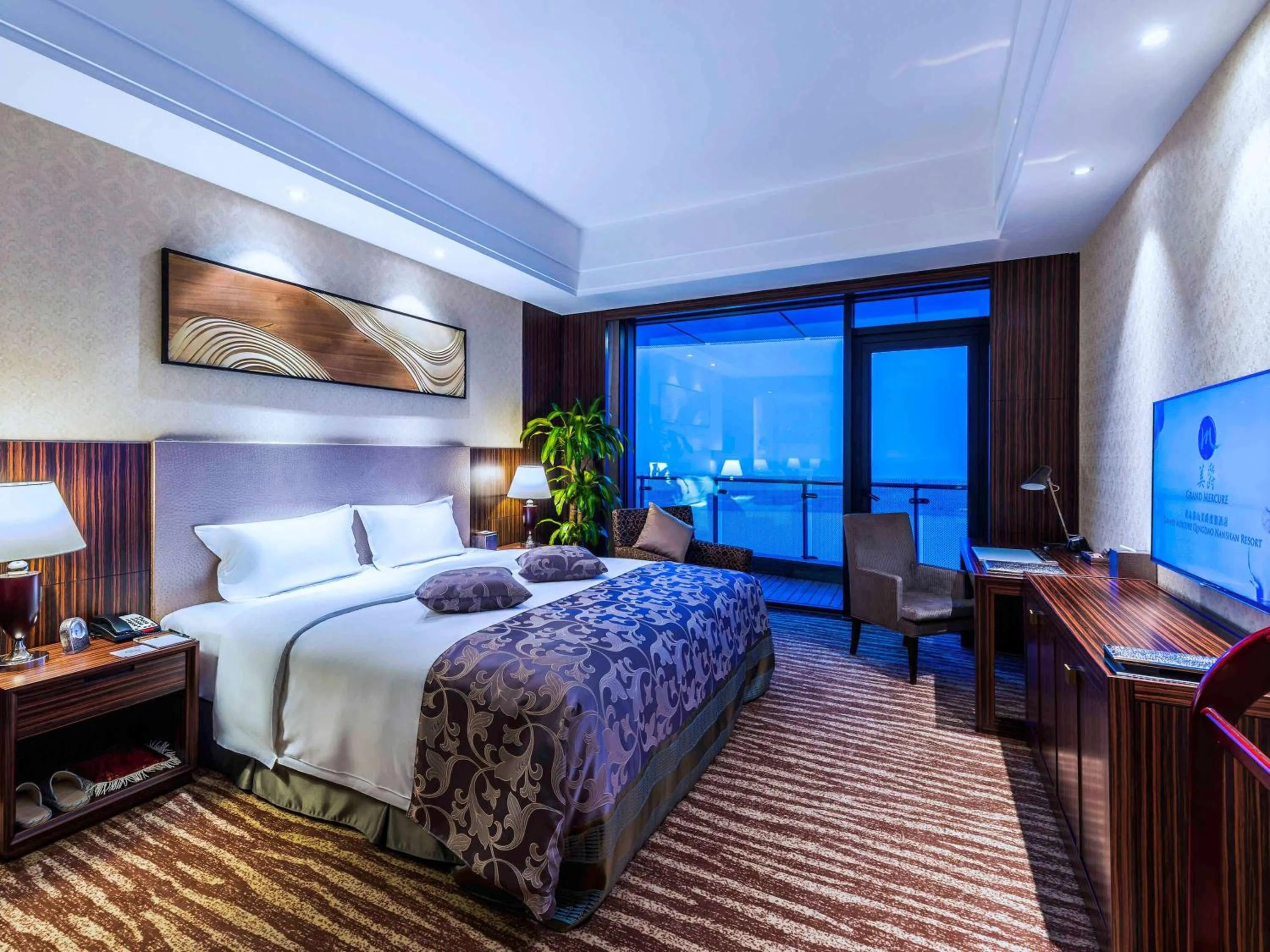 Deluxe King Room in Grand Mercure Qingdao Qinglong