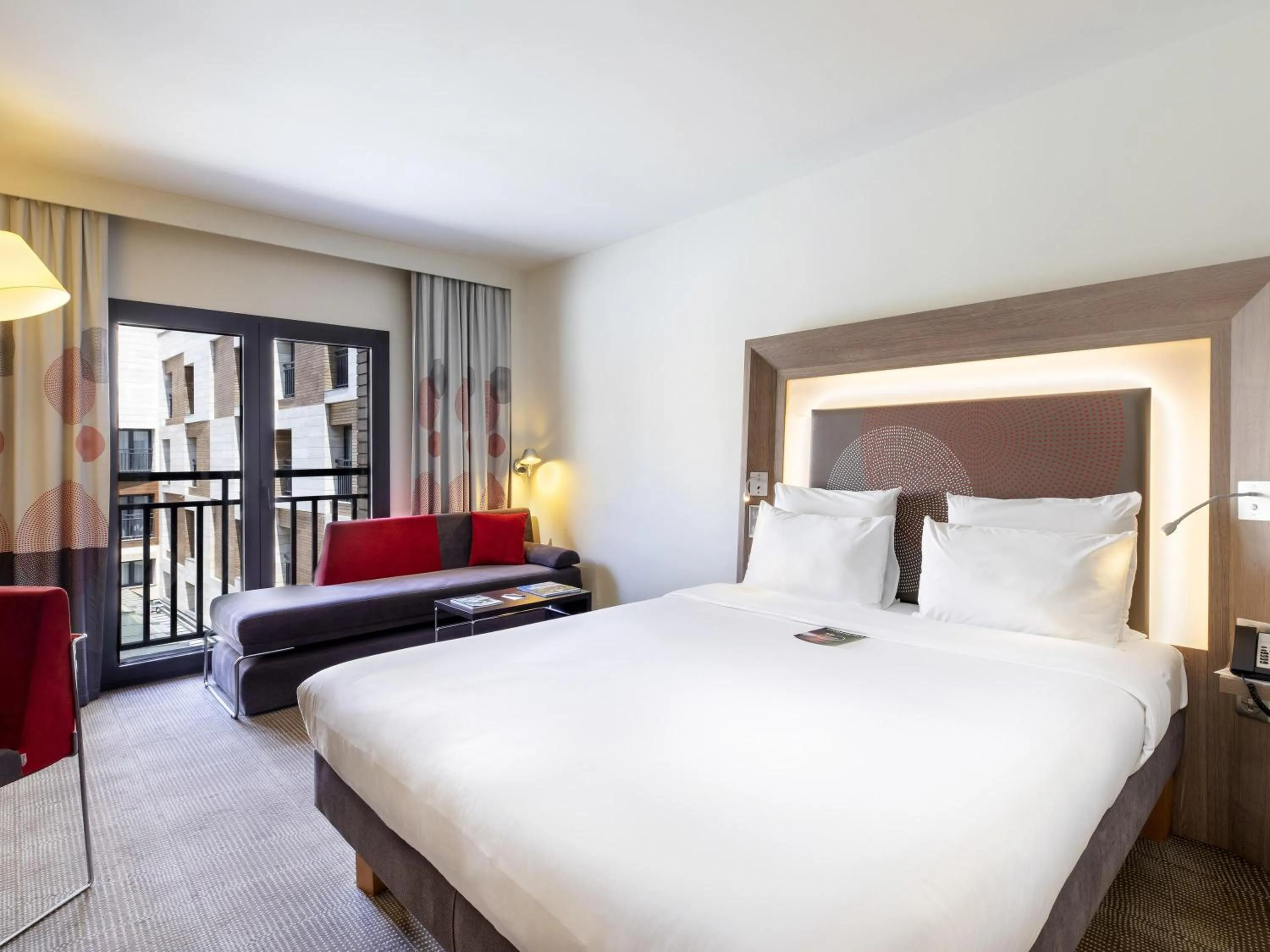 Bedroom, Bed in Novotel Istanbul Bosphorus Hotel