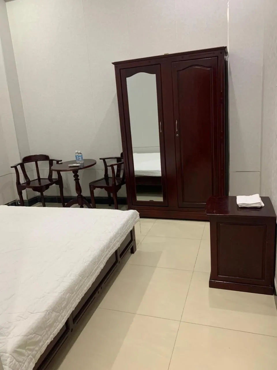 Bed in Thi Long Phụng Hotel
