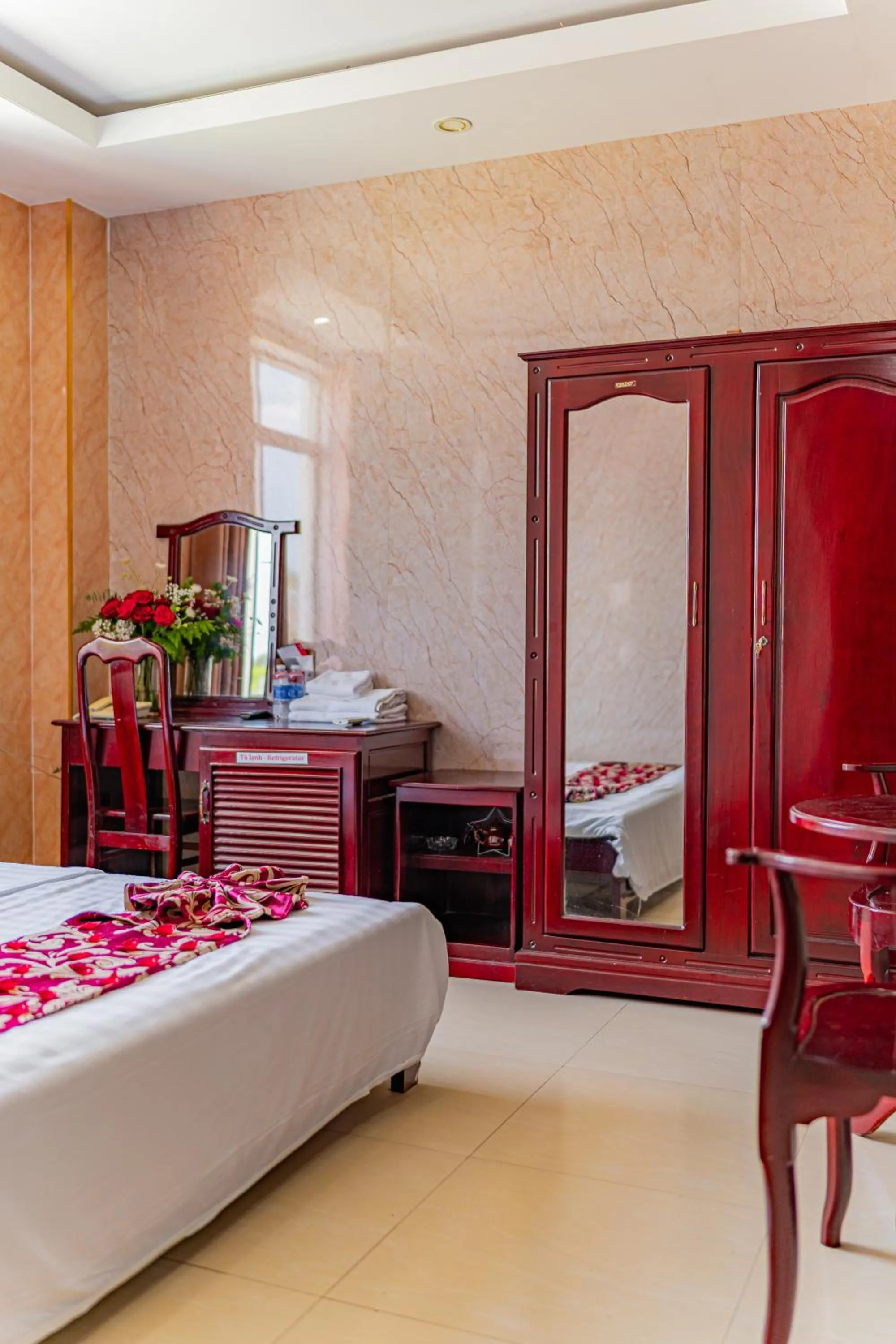 Bed in Thi Long Phụng Hotel