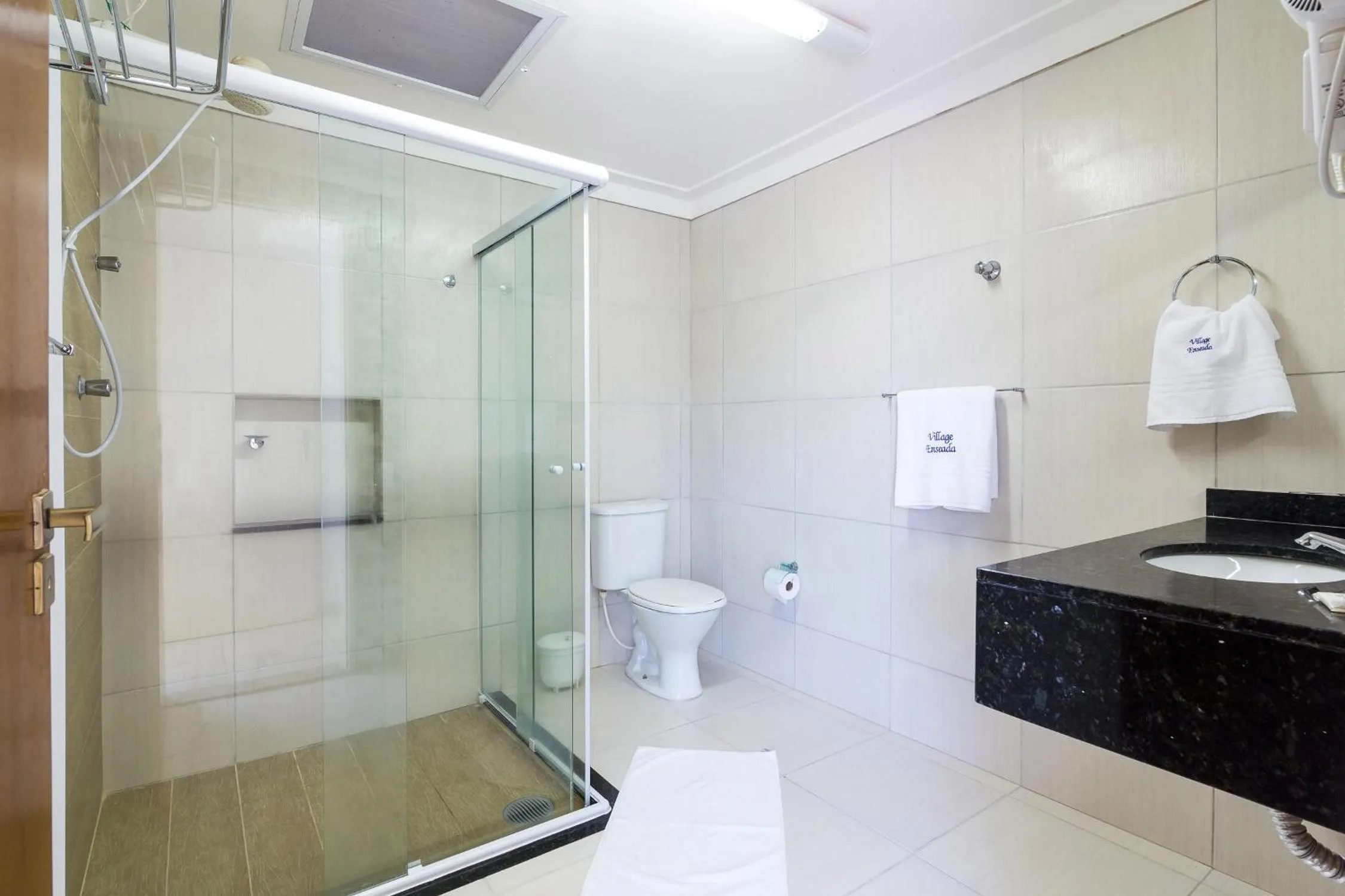 Shower in Hotel Village Enseada