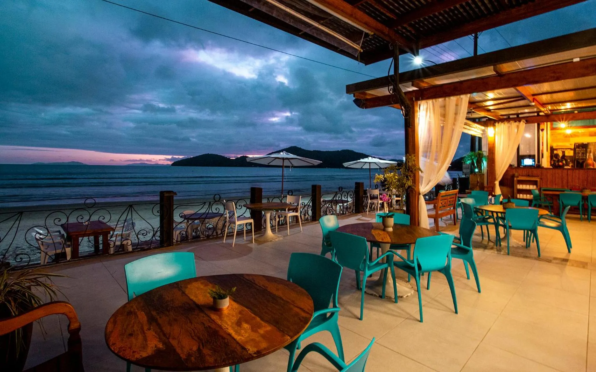 Restaurant/places to eat in Hotel Village Enseada