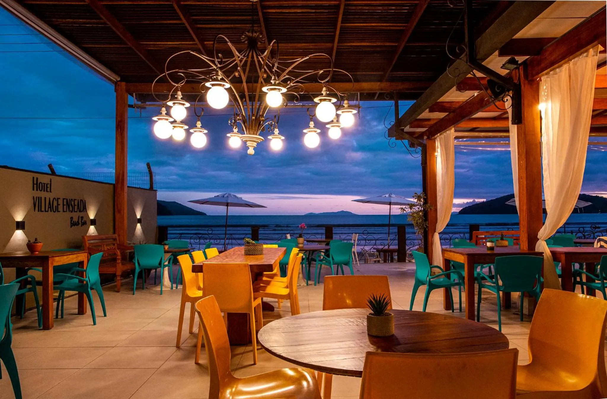 Restaurant/places to eat in Hotel Village Enseada