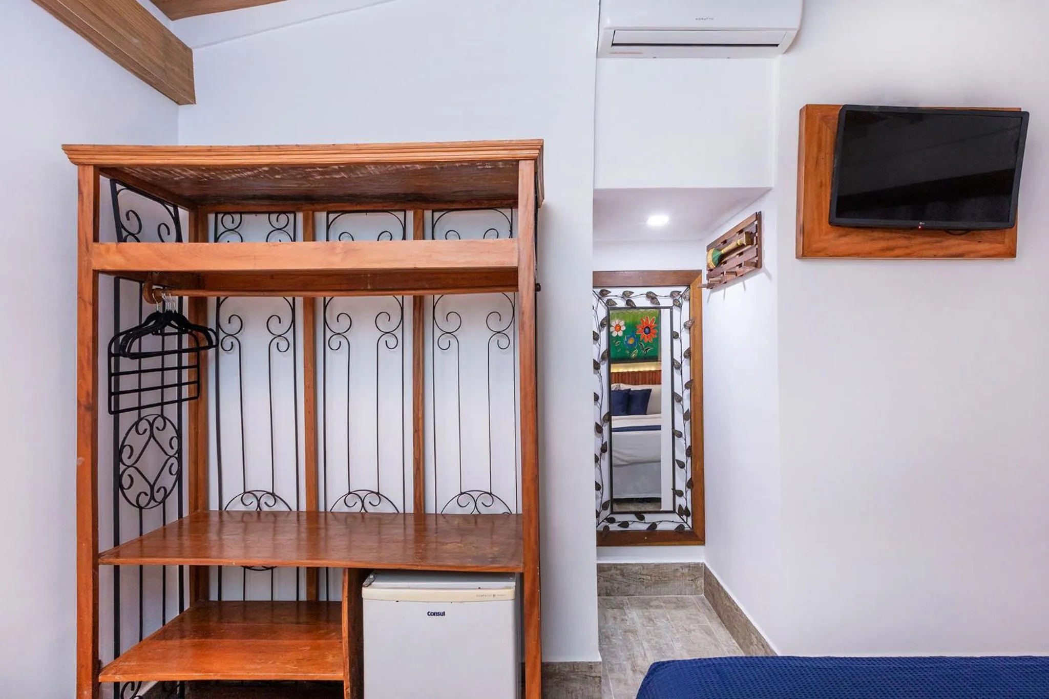 TV and multimedia in Hotel Village Enseada