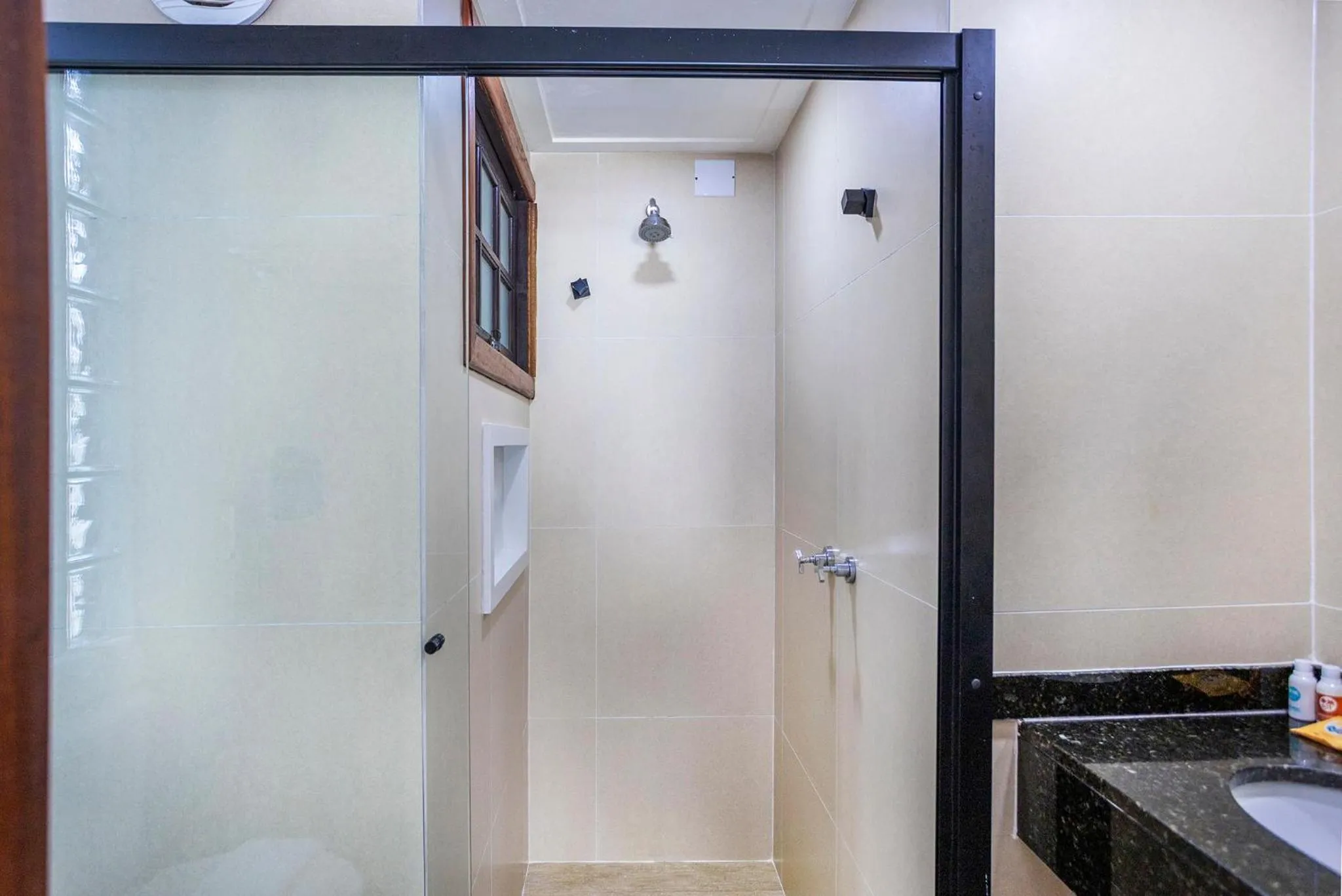 Shower in Hotel Village Enseada