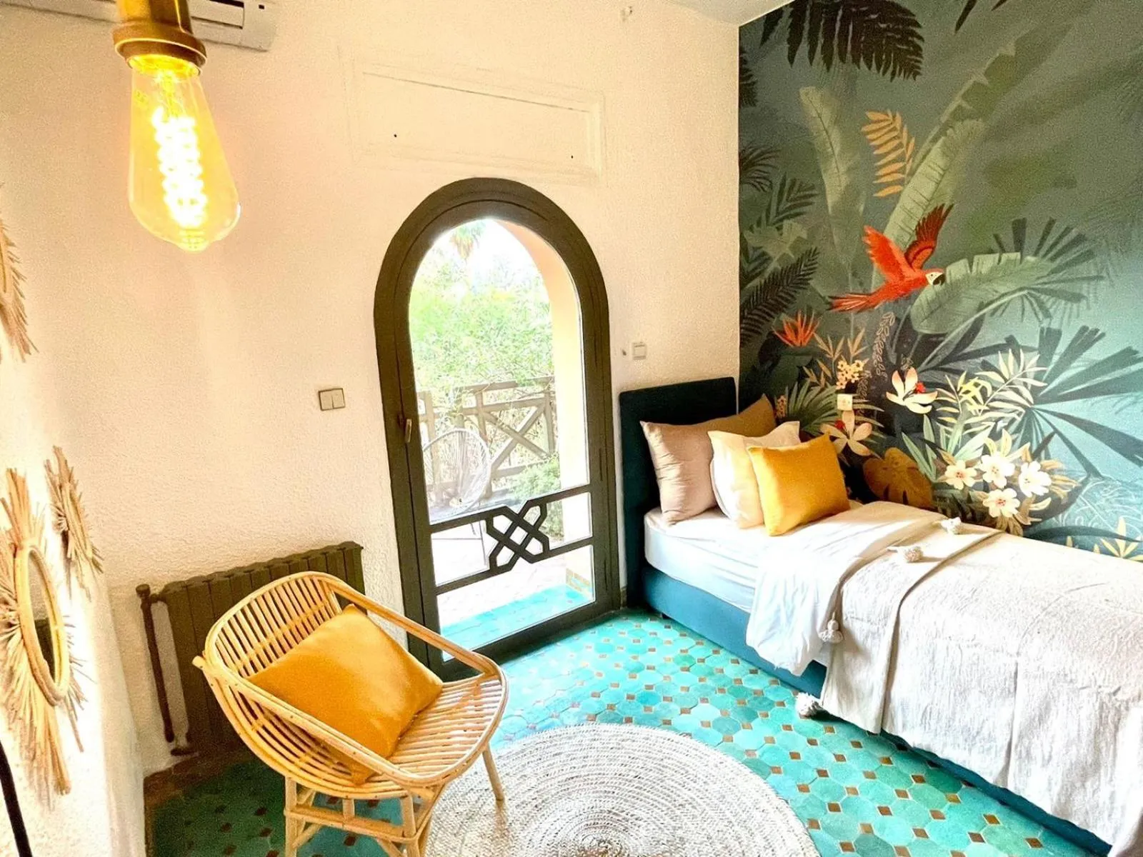 Kids's club, Bed in La Vie En Rose - Horses & Dogs House