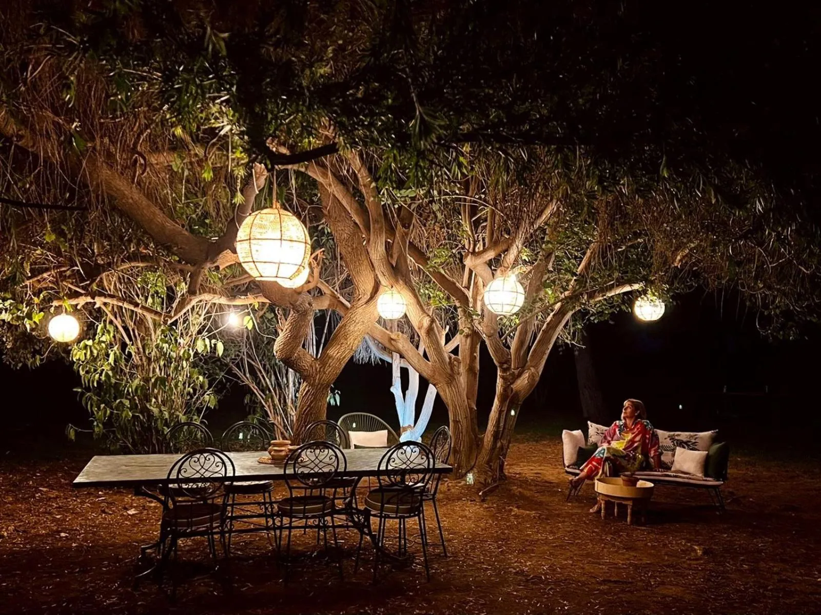 People in La Vie En Rose - Horses & Dogs House