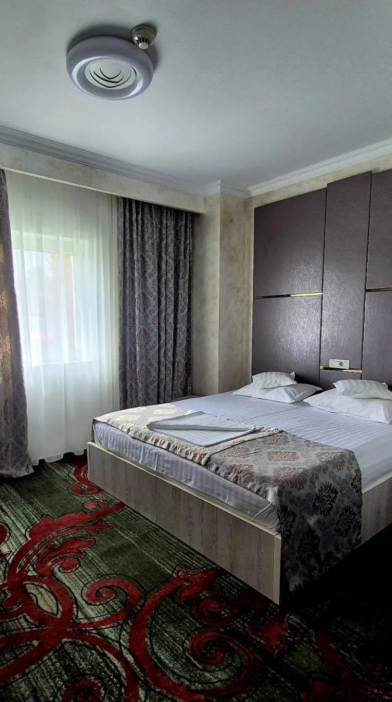 Bed in Hostel Orhideea