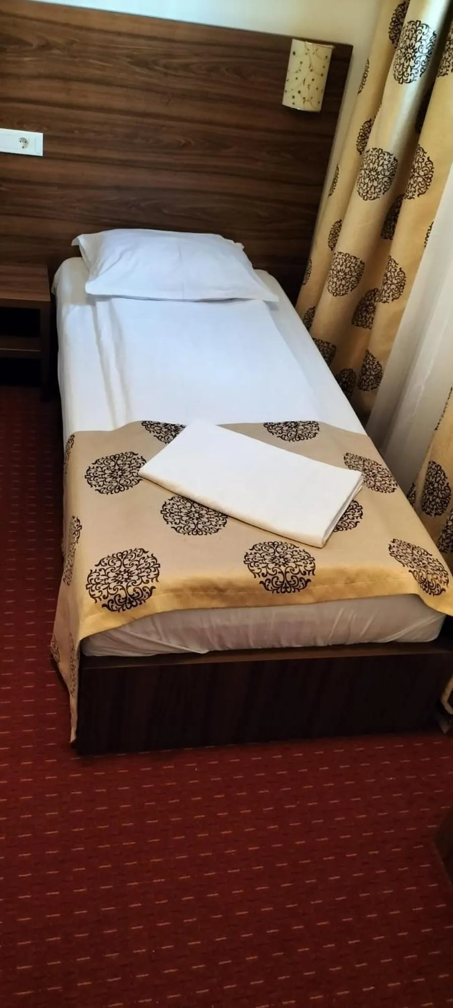 Bed in Hostel Orhideea