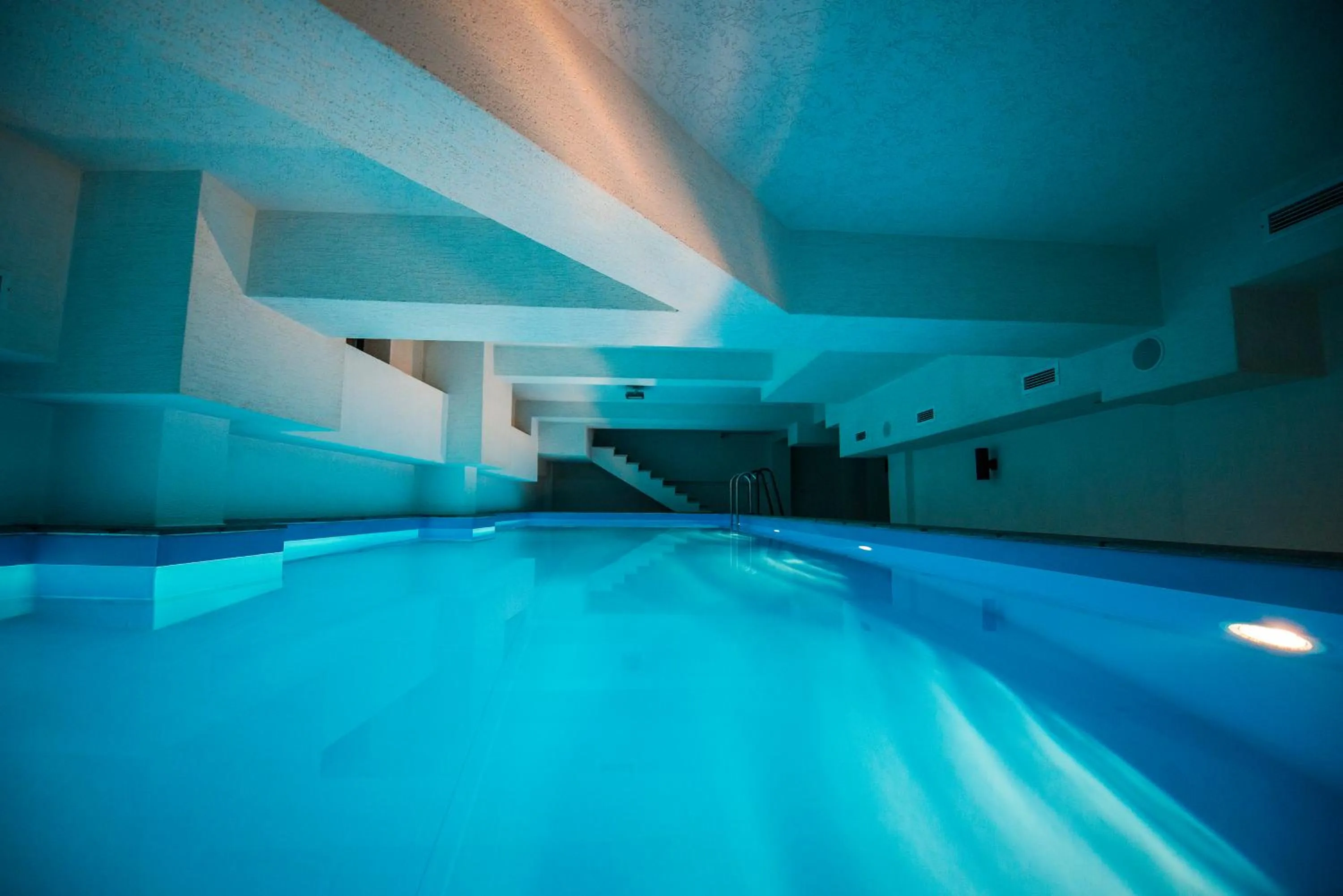 Swimming pool in Tbilisi Inn