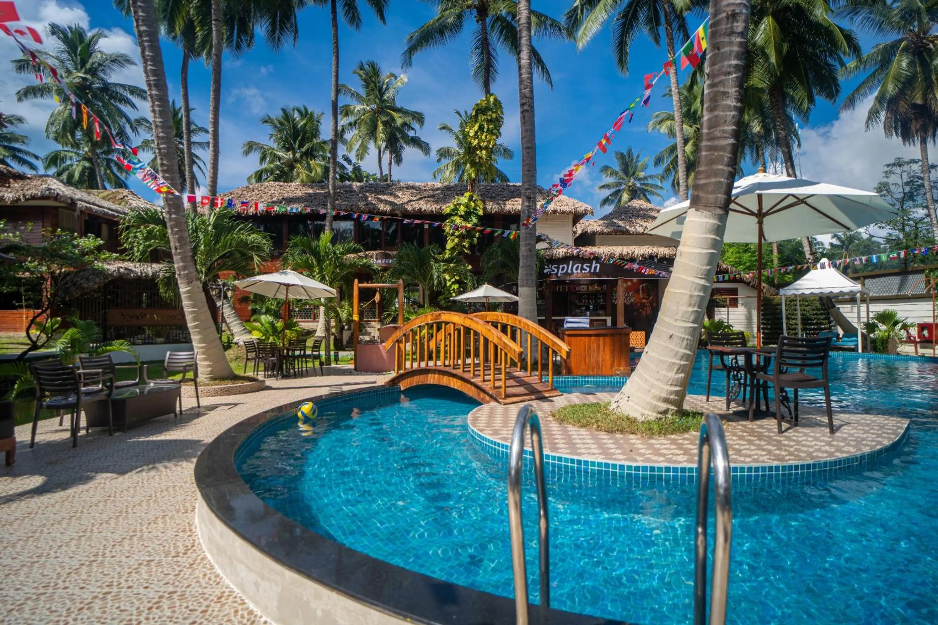 Swimming pool in Coral Reef Resort & Spa, Havelock