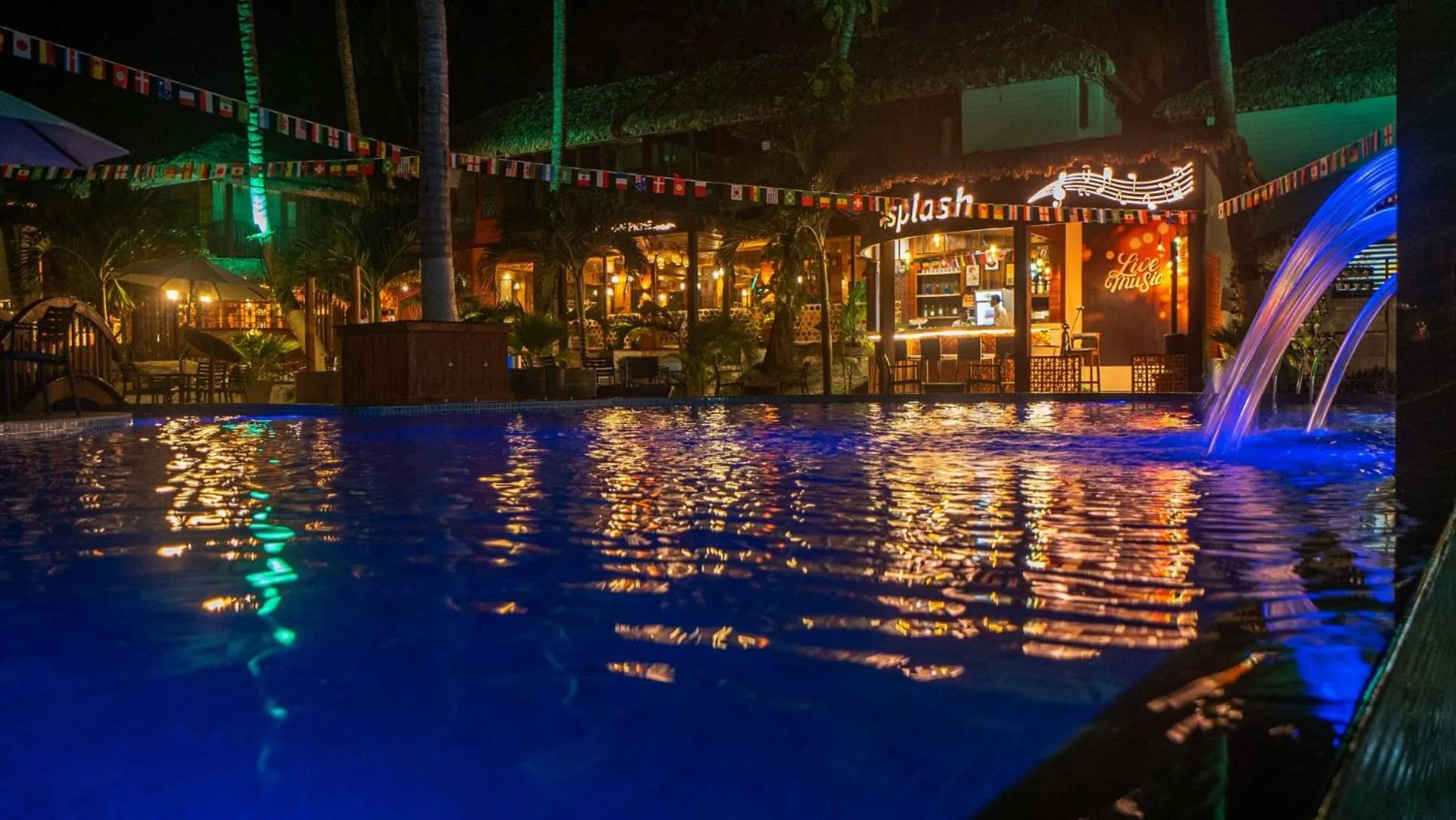 Lounge or bar in Coral Reef Resort & Spa, Havelock