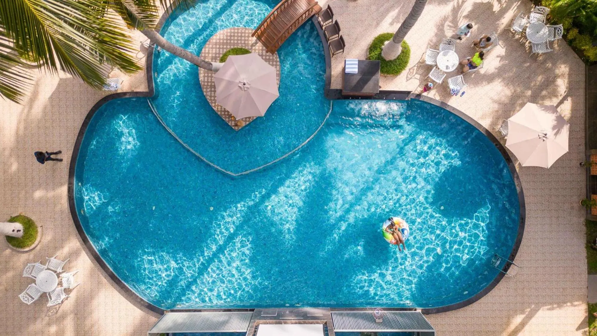 Swimming pool in Coral Reef Resort & Spa, Havelock