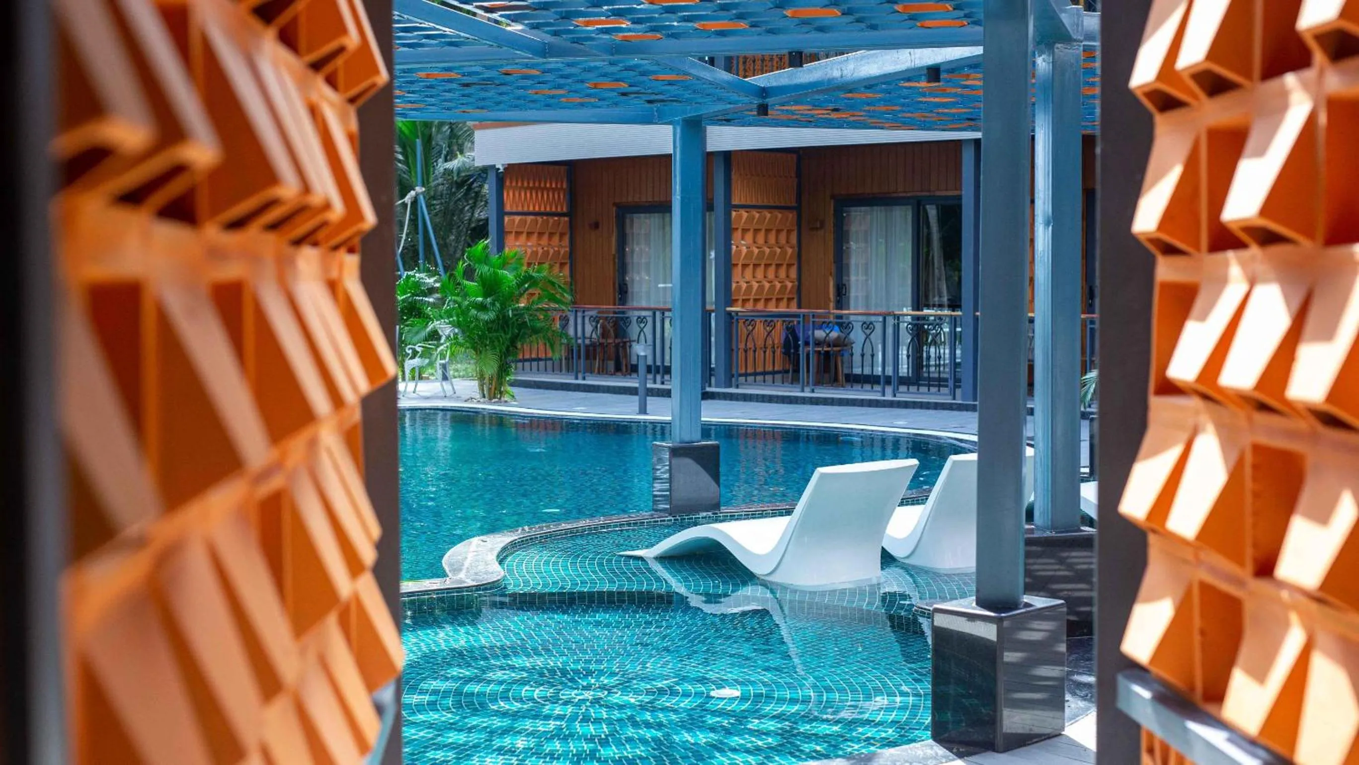 Swimming pool in Coral Reef Resort & Spa, Havelock