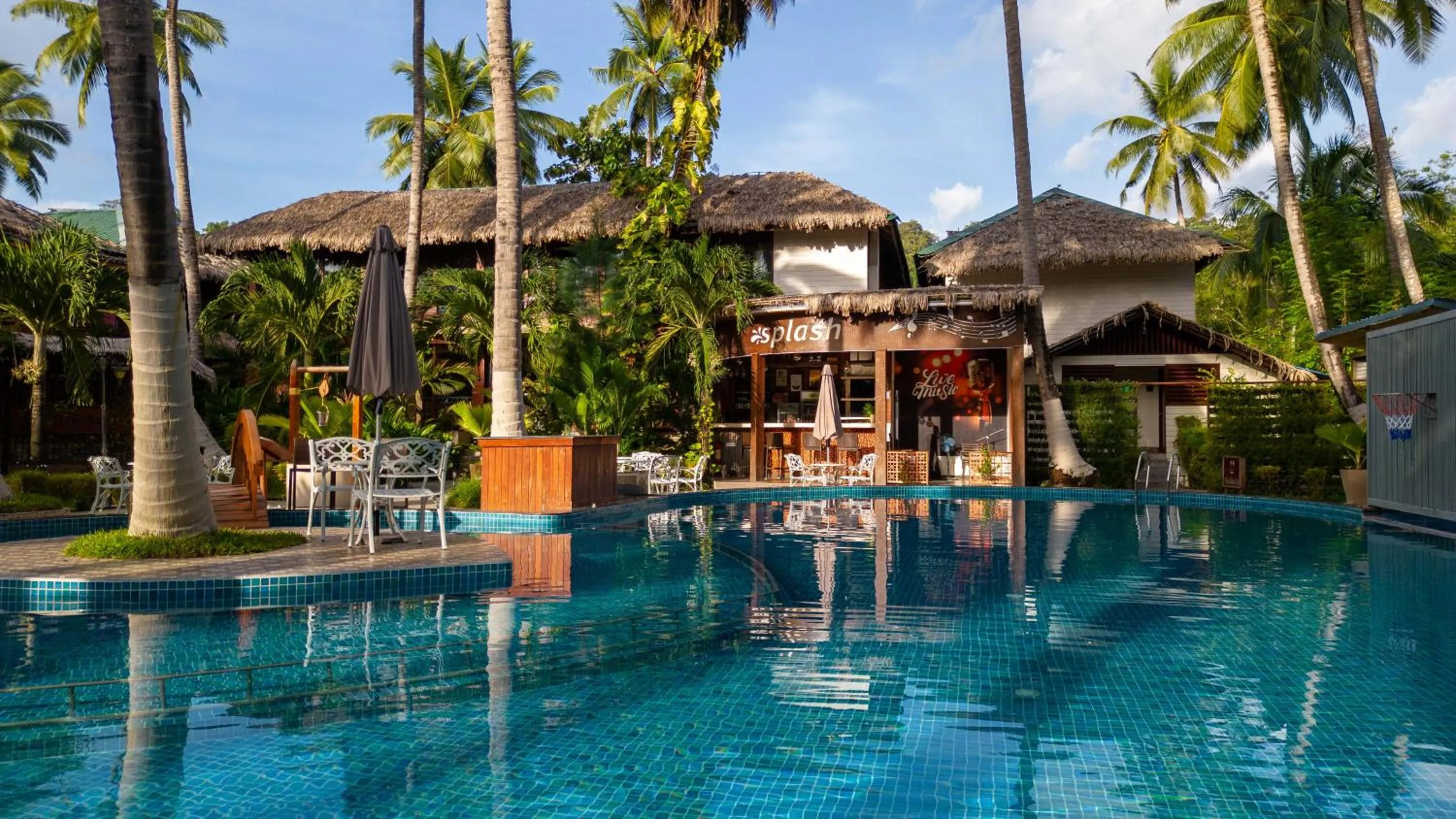 Swimming pool in Coral Reef Resort & Spa, Havelock