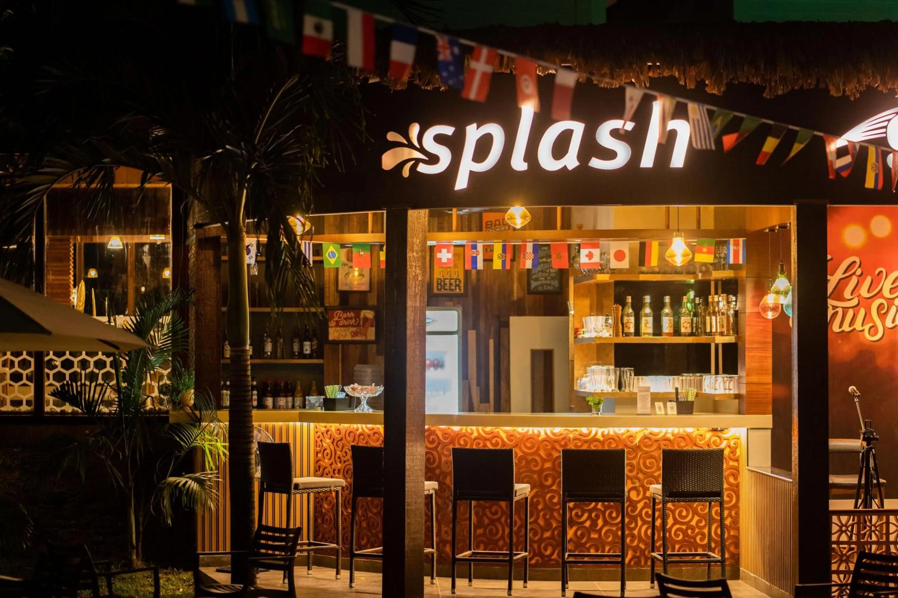 Lounge or bar in Coral Reef Resort & Spa, Havelock