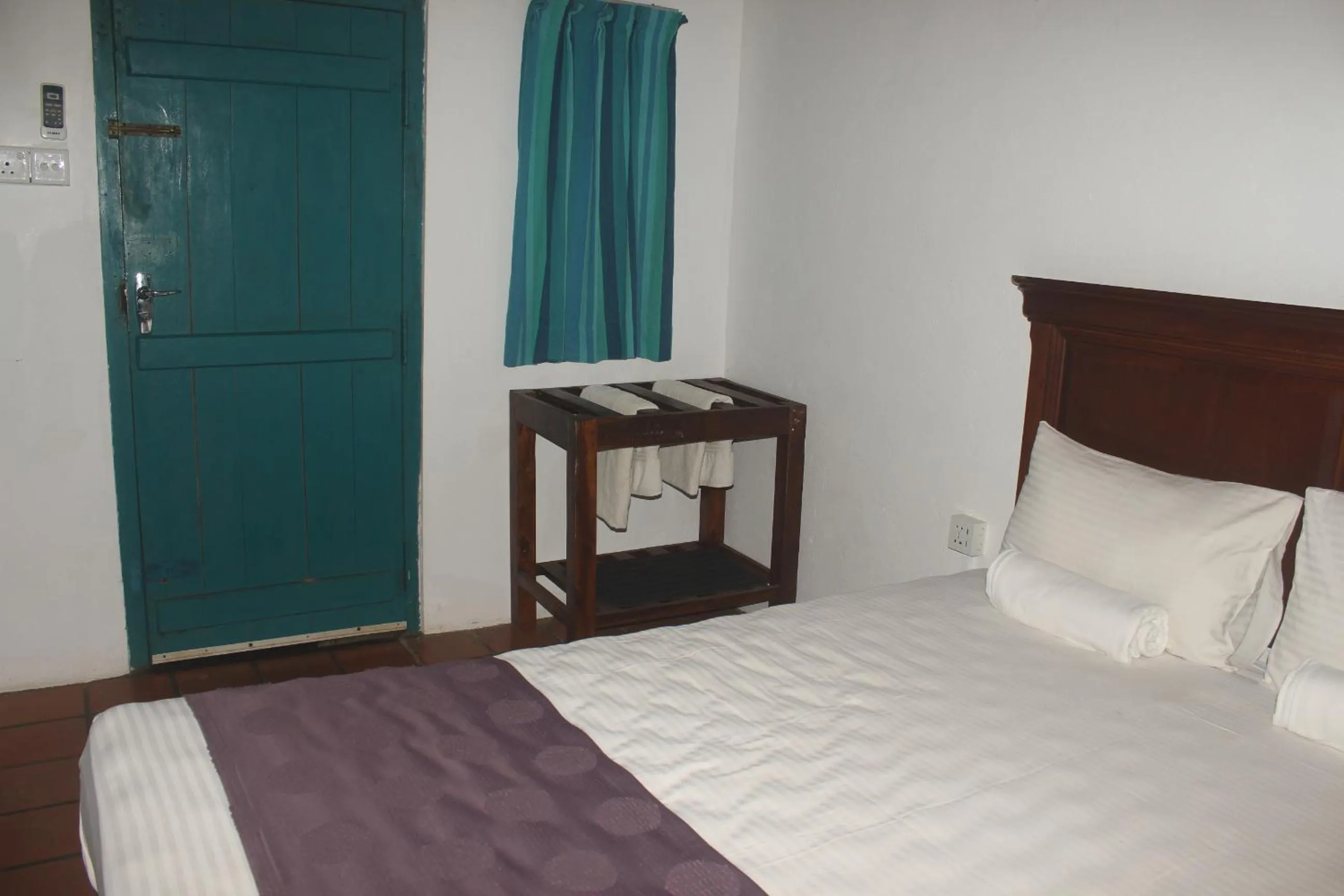 Bed in The Cove Pasikuda - Eco Resort