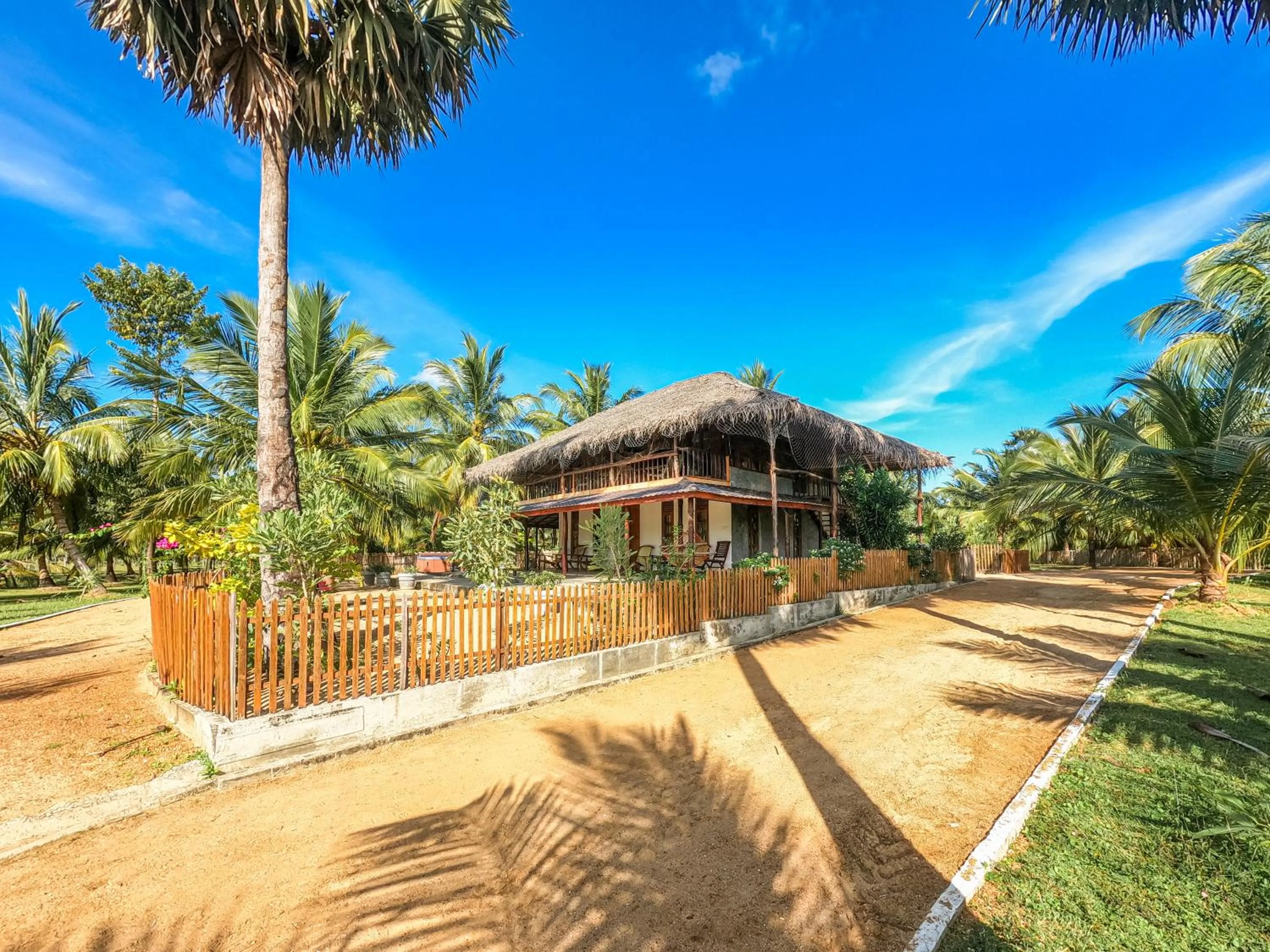 Day in The Cove Pasikuda - Eco Resort