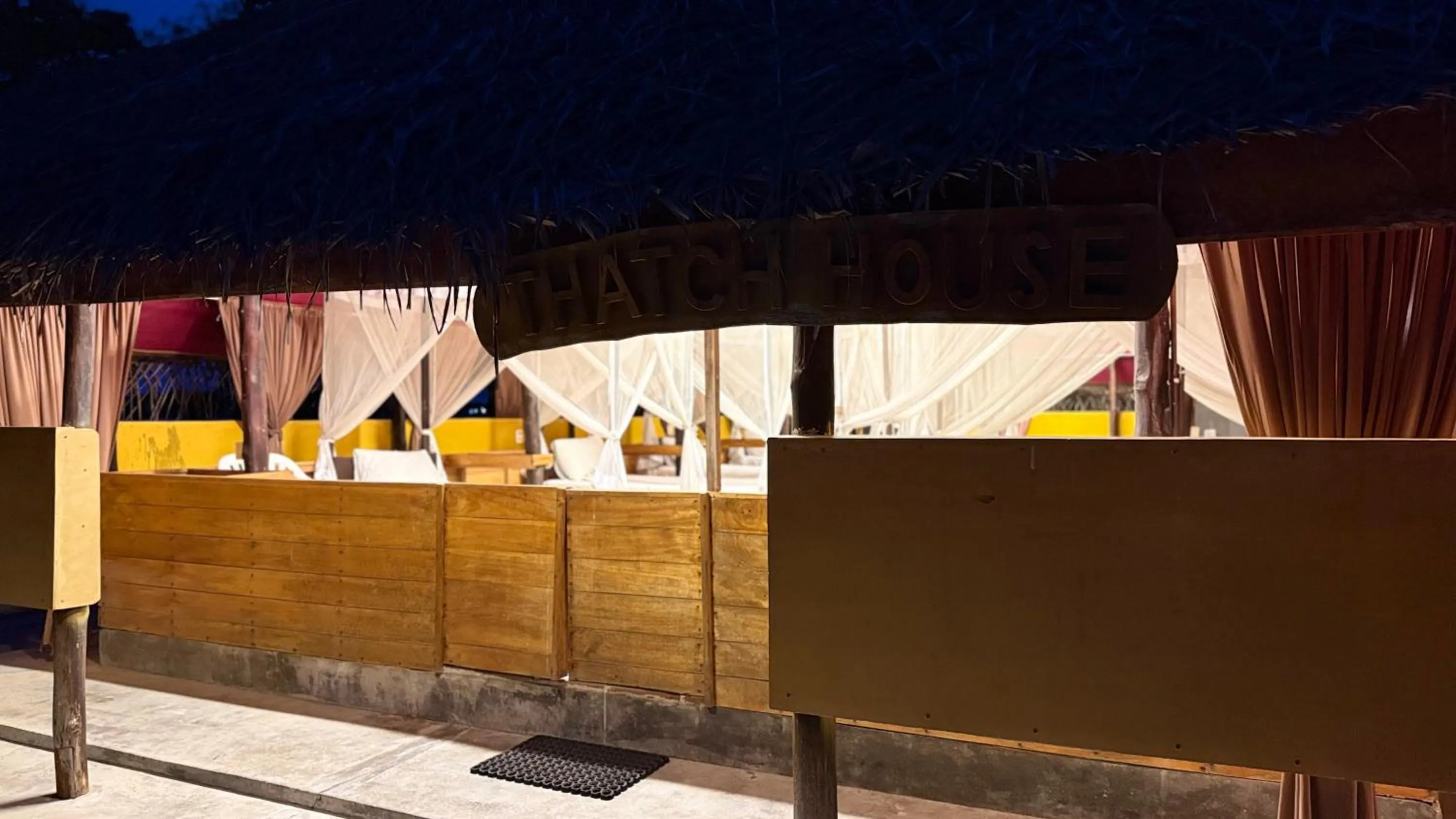 Night in The Cove Pasikuda - Eco Resort