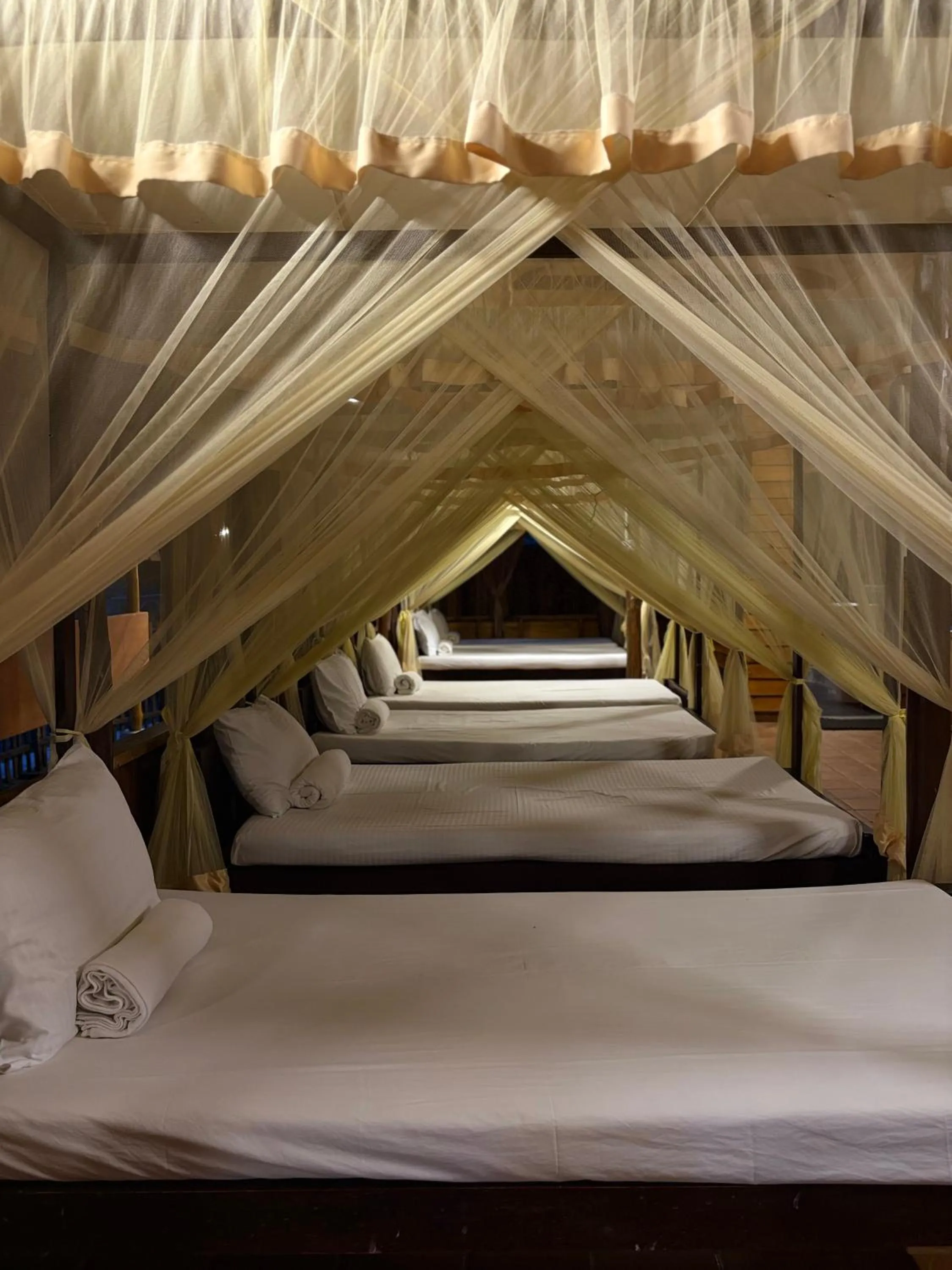 Bed in The Cove Pasikuda - Eco Resort