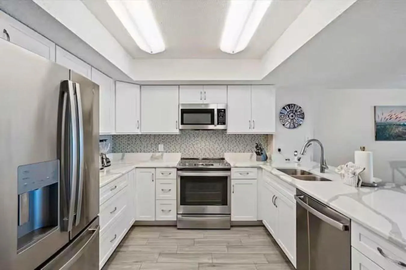 Kitchen or kitchenette in Sea Oats #303