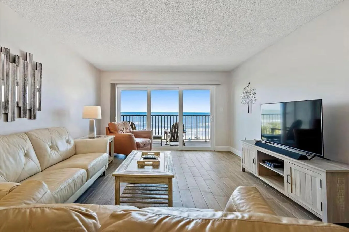 Communal lounge/ TV room in Sea Oats #303