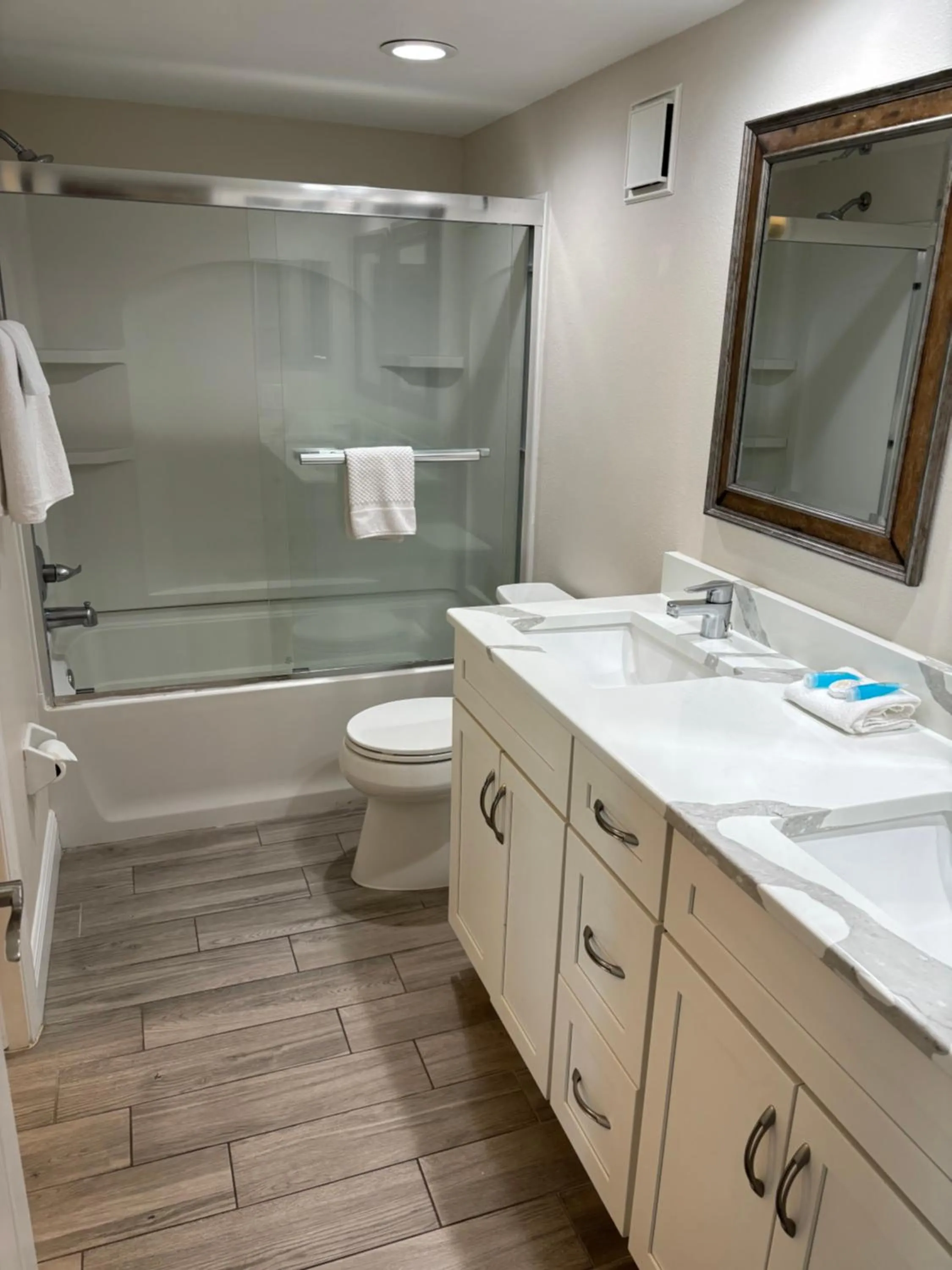 Shower in Sea Oats #303