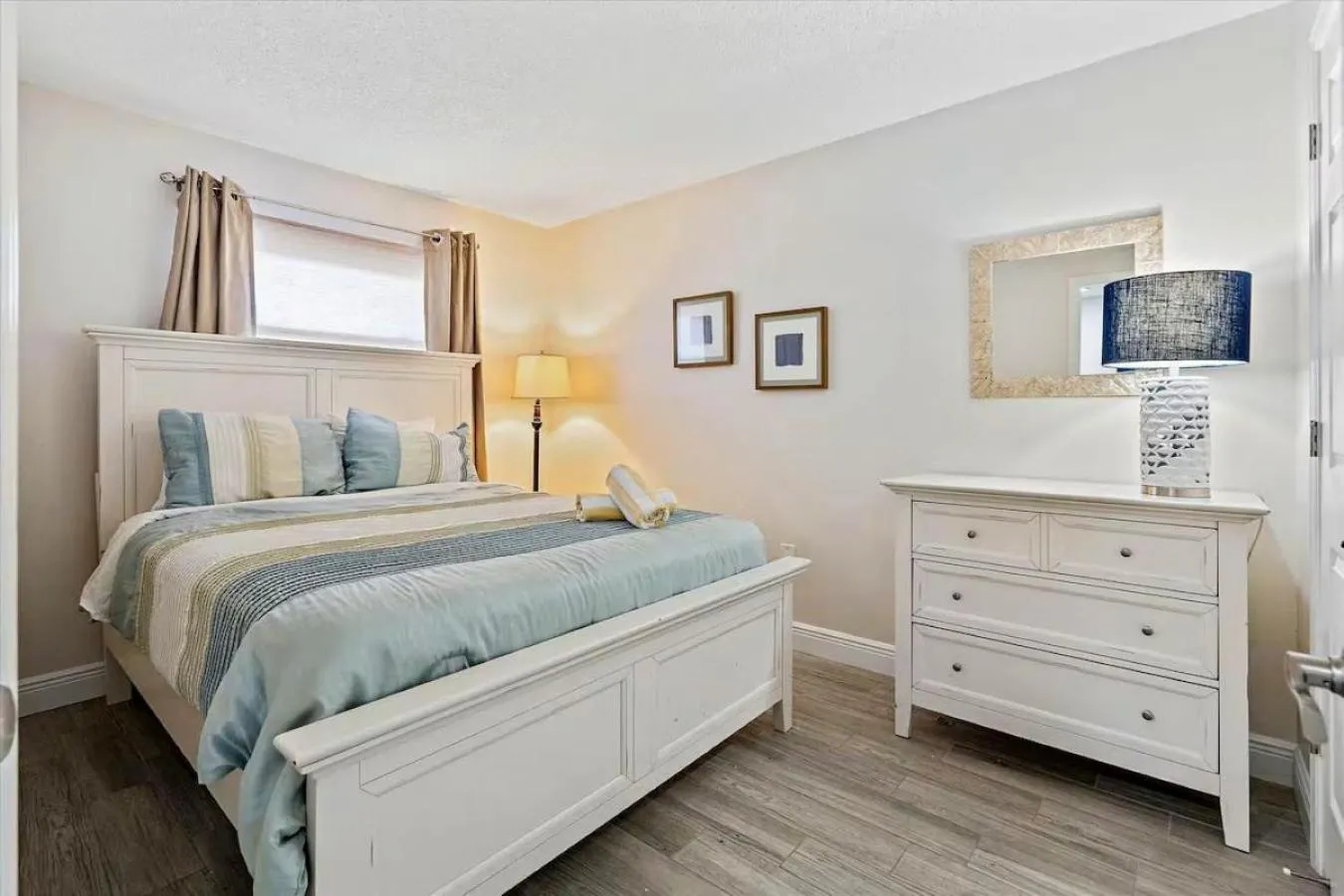 Bed in Sea Oats #303