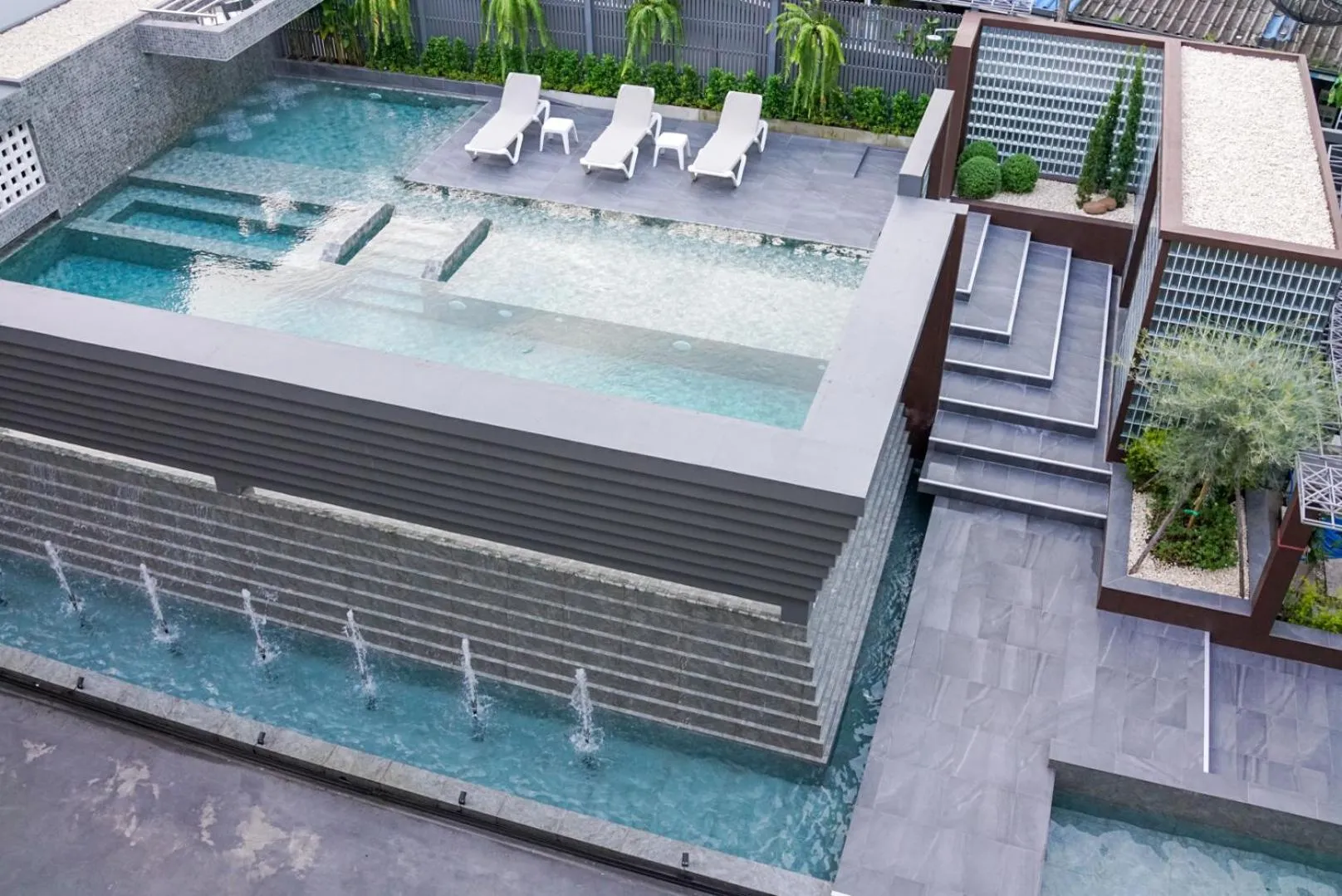 Pool view in Wangkaew Hotel