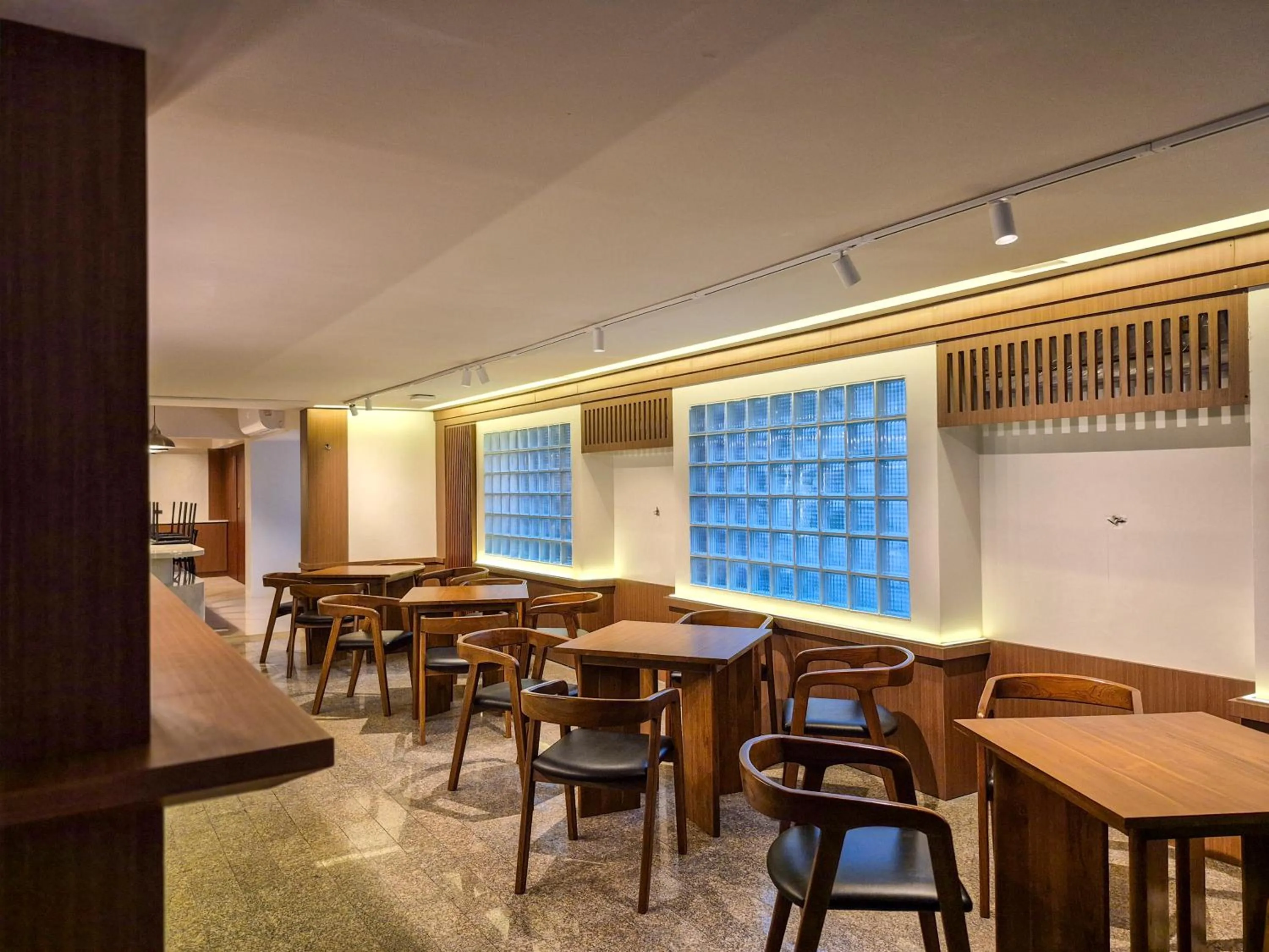 Restaurant/places to eat in Wangkaew Hotel