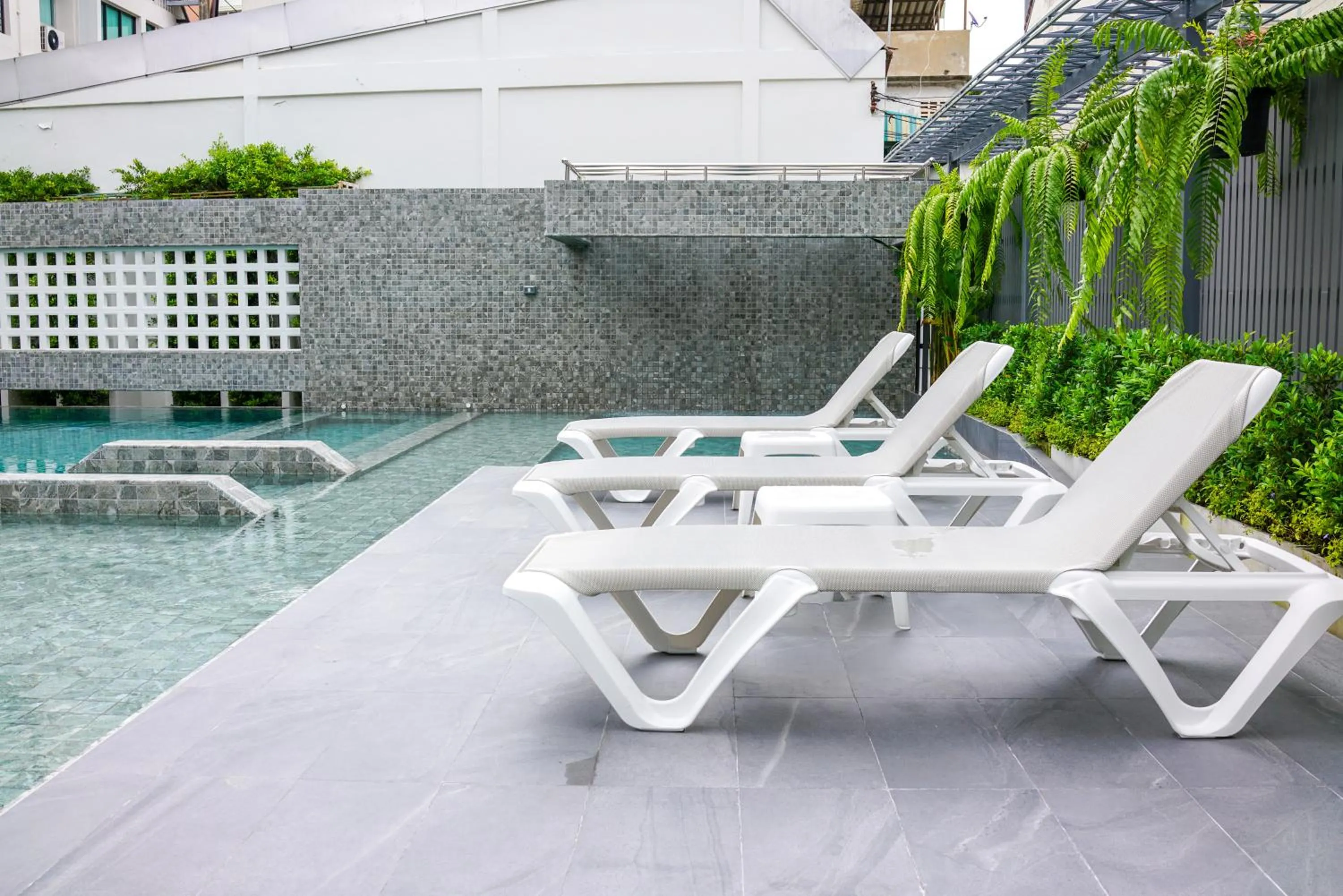 Swimming pool in Wangkaew Hotel