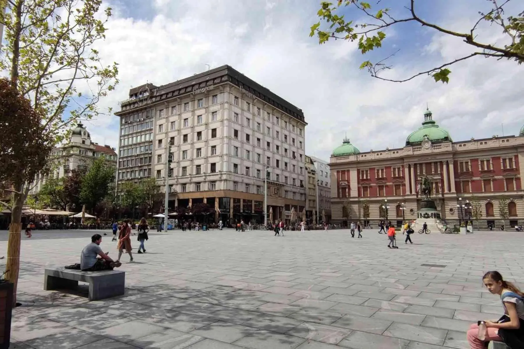Property building in Five Points Square - City Center