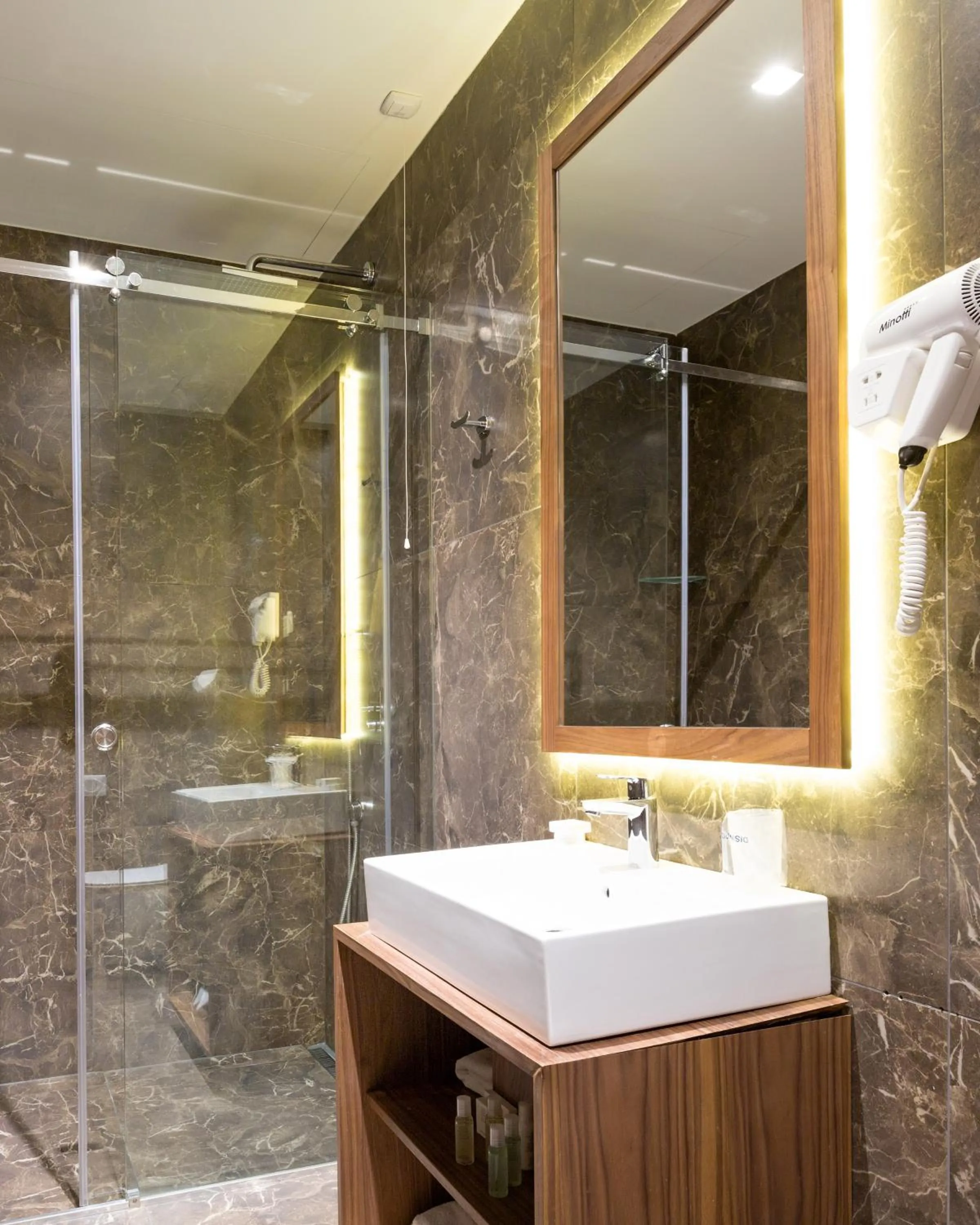 Shower in Five Points Square - City Center