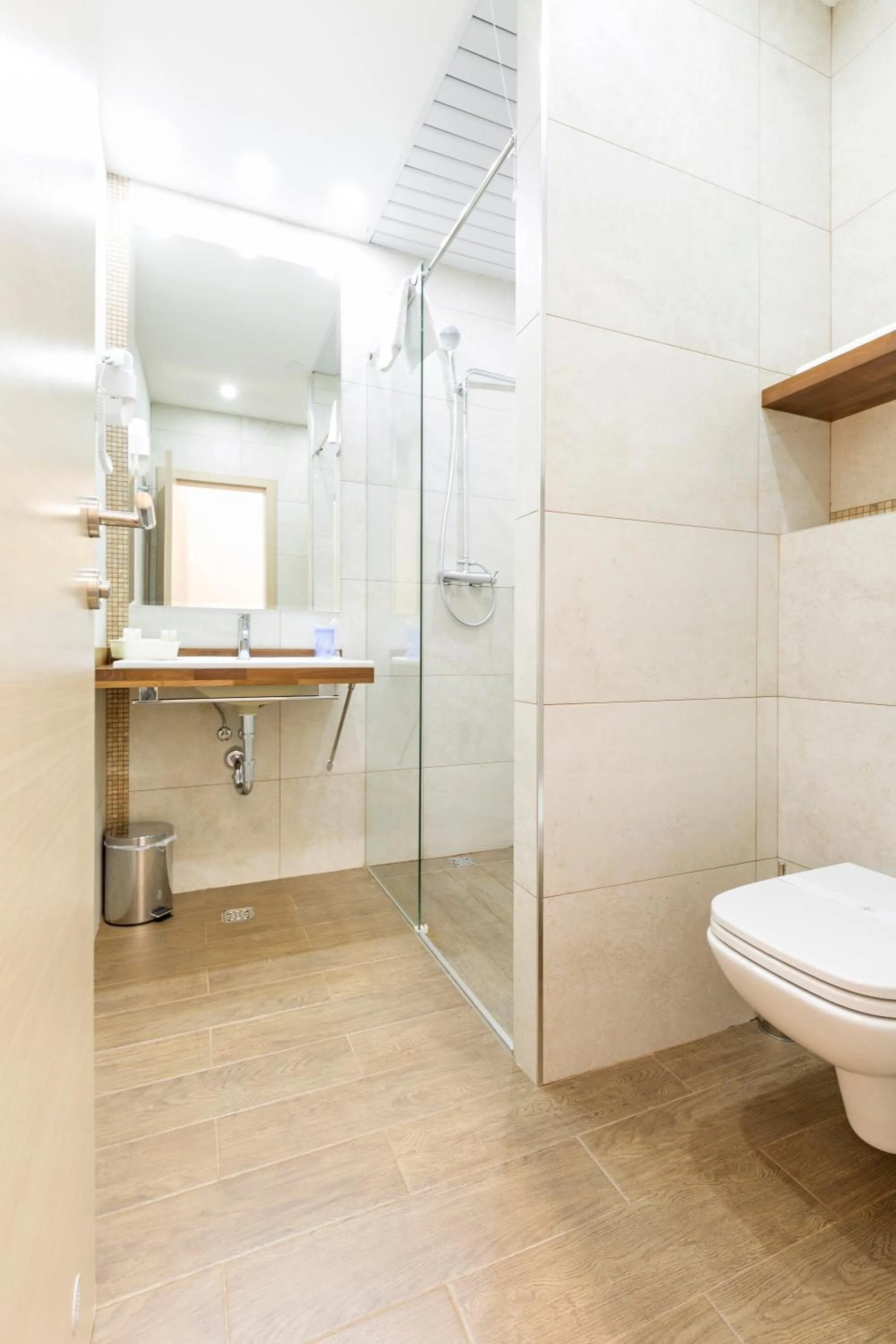 Bathroom in Five Points Square - City Center