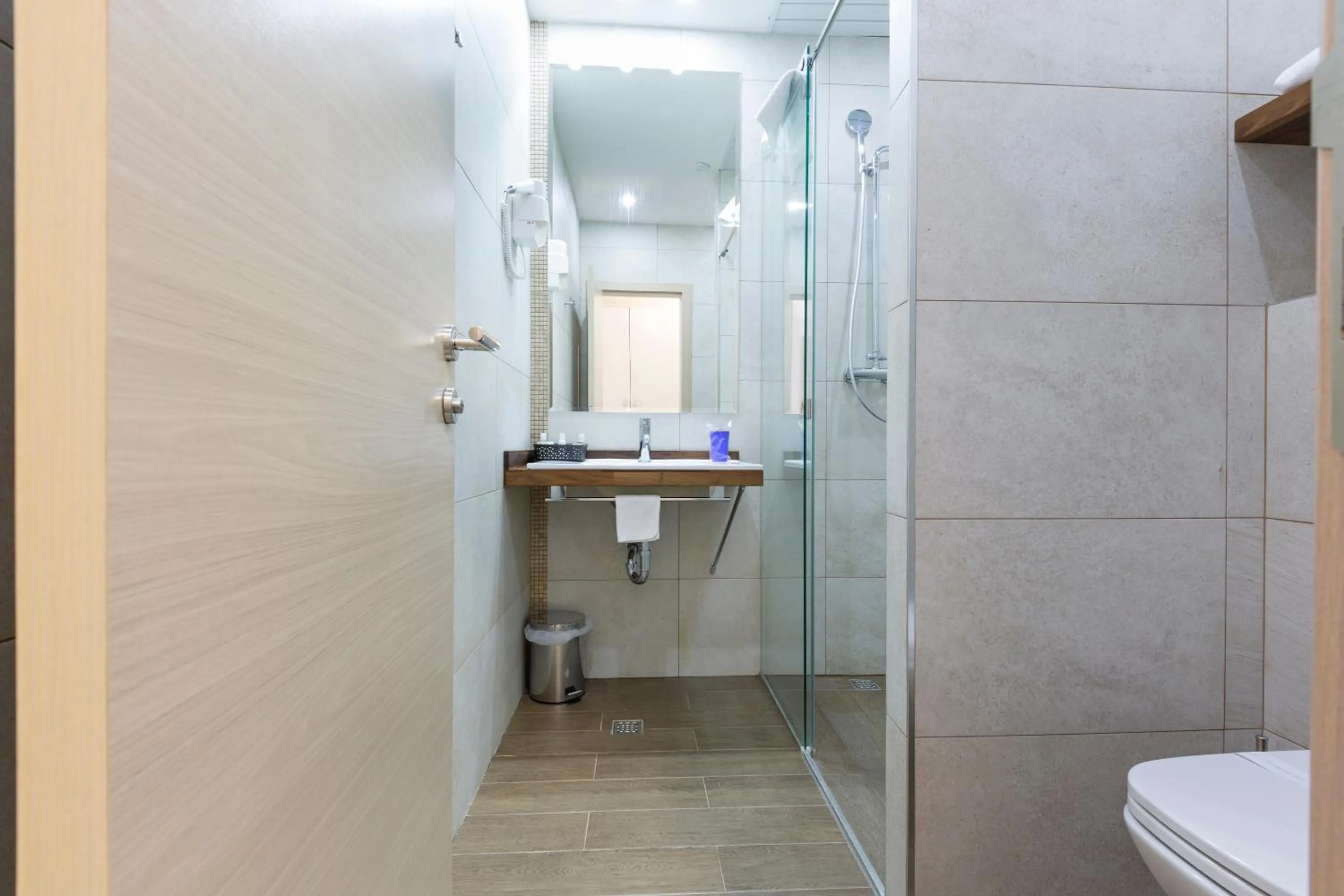 Bathroom in Five Points Square - City Center