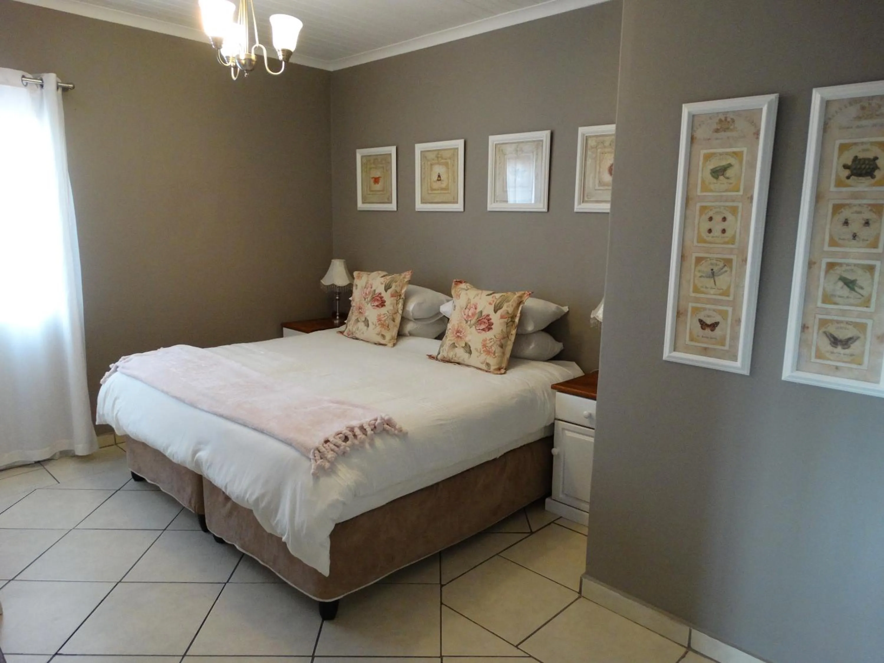 Bedroom, Bed in By The Way Guesthouse