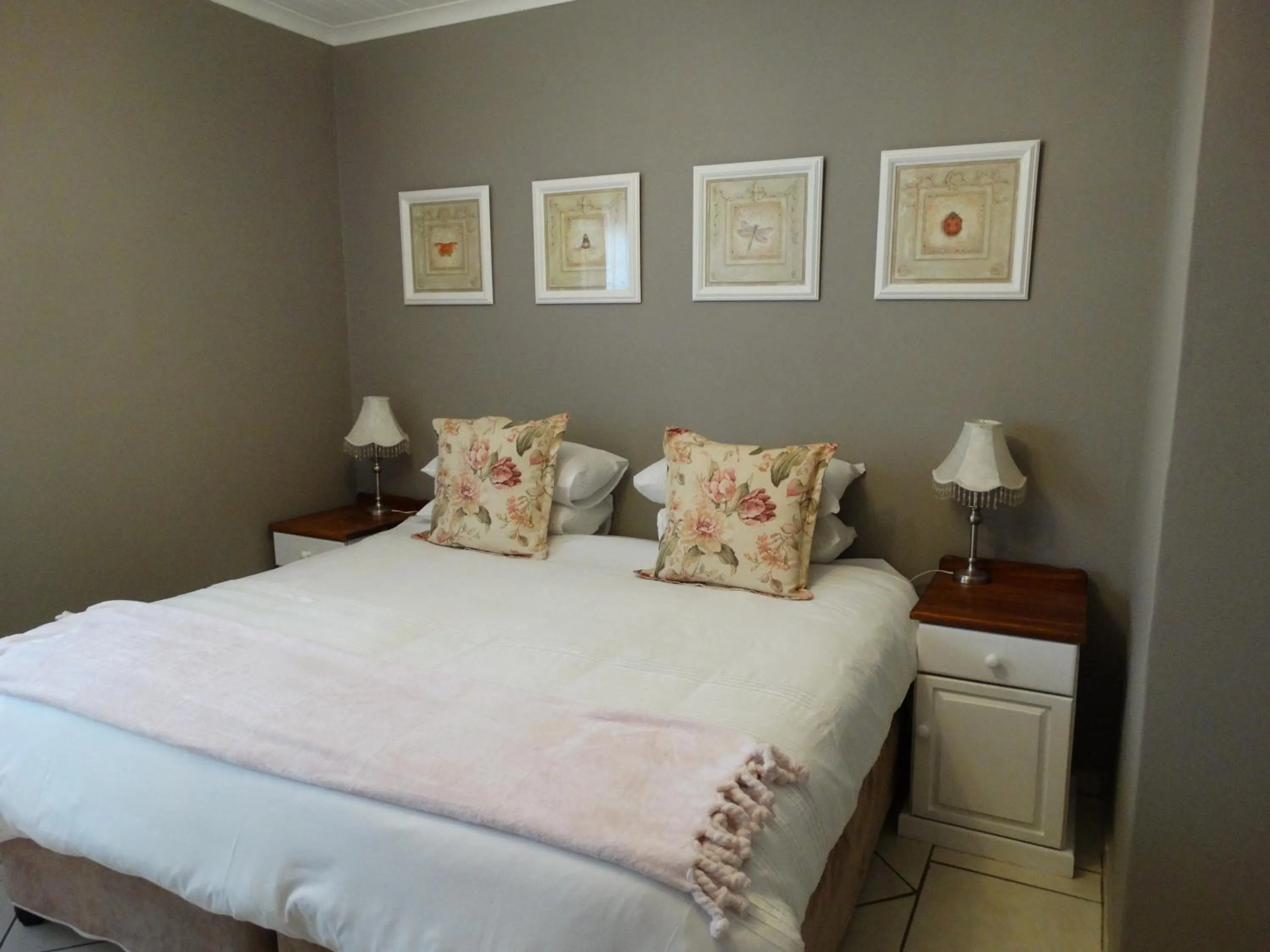 Bed in By The Way Guesthouse