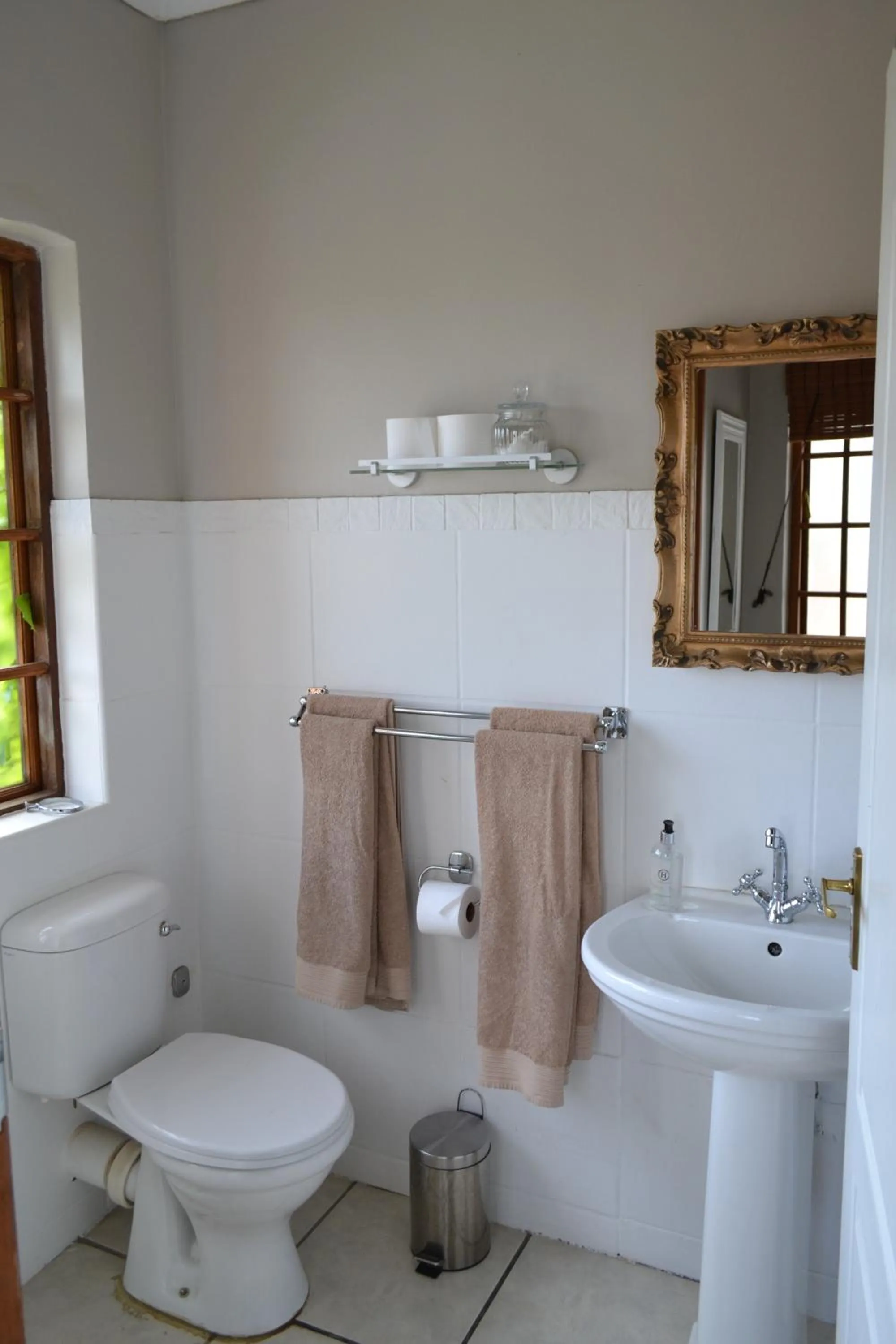 Bathroom in By The Way Guesthouse