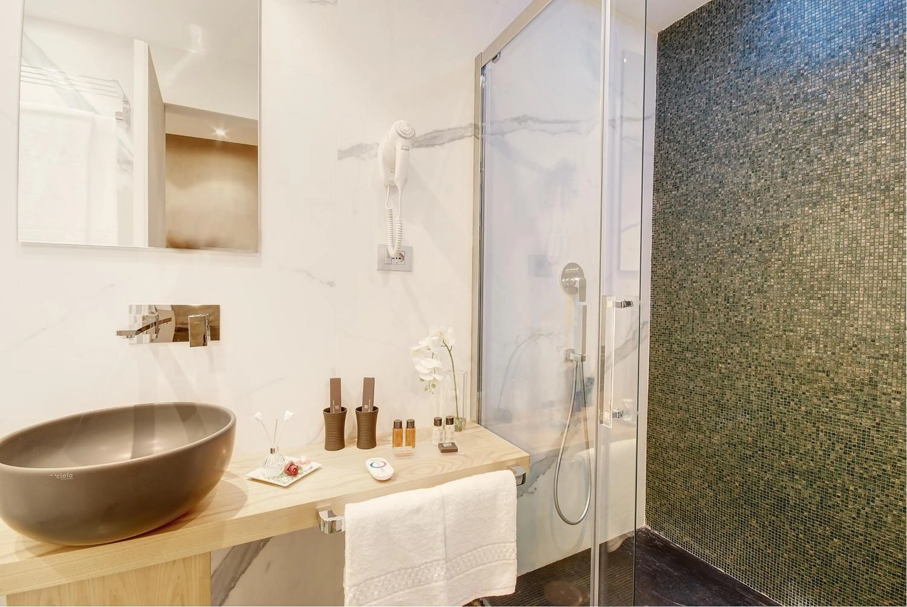 Bathroom in Sun Suite Luxury Pantheon